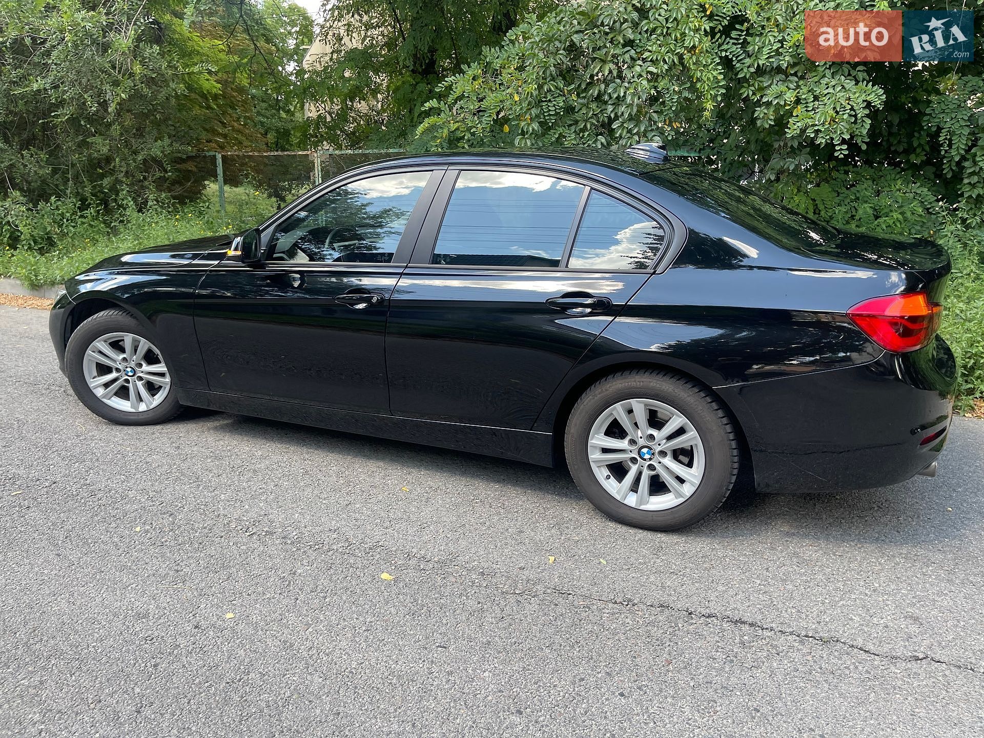 BMW 3 Series 2015 VIN WBA8E31050K492711 фото оголошення 3 з 15