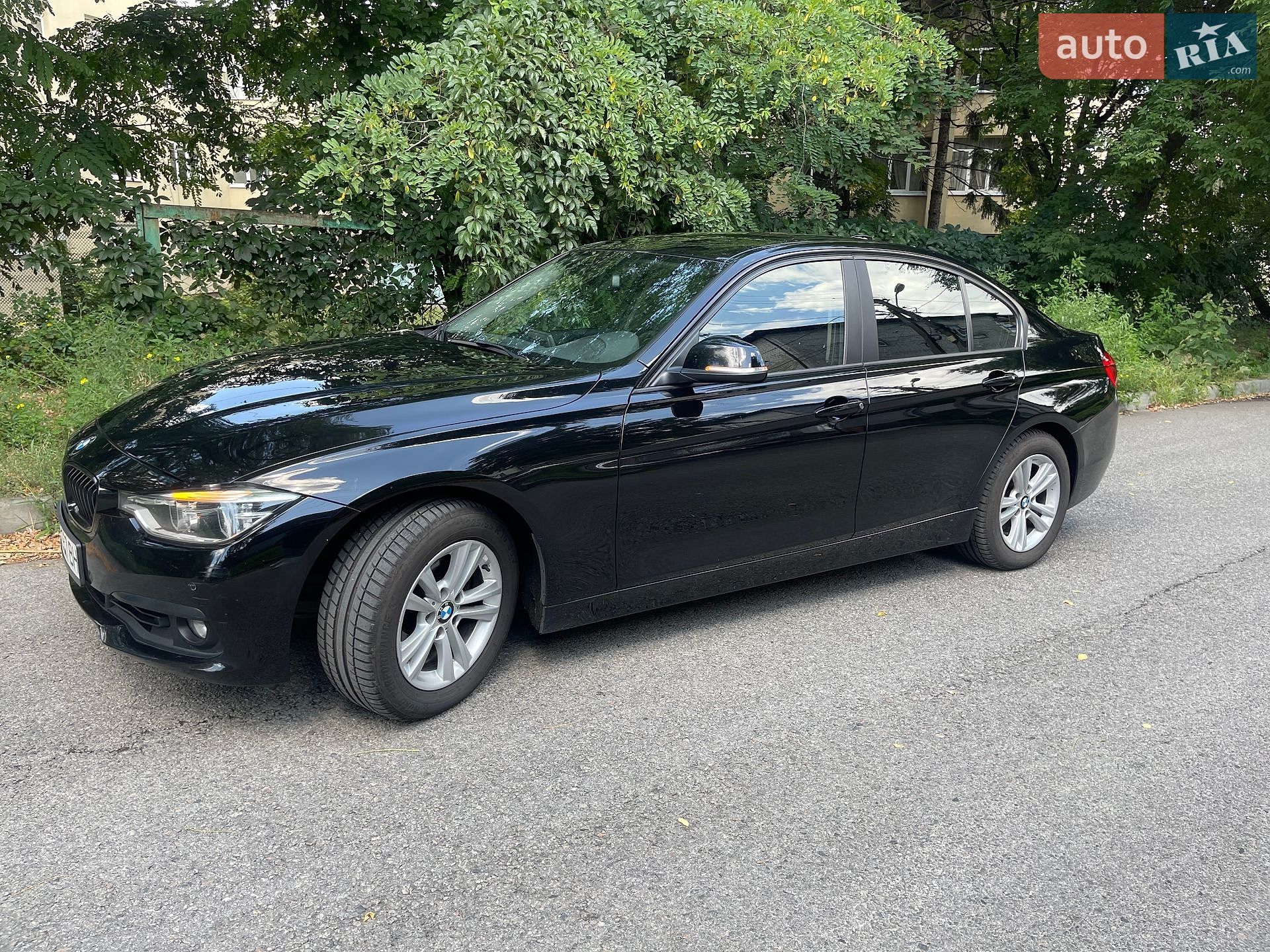 BMW 3 Series 2015 VIN WBA8E31050K492711 фото оголошення 4 з 15