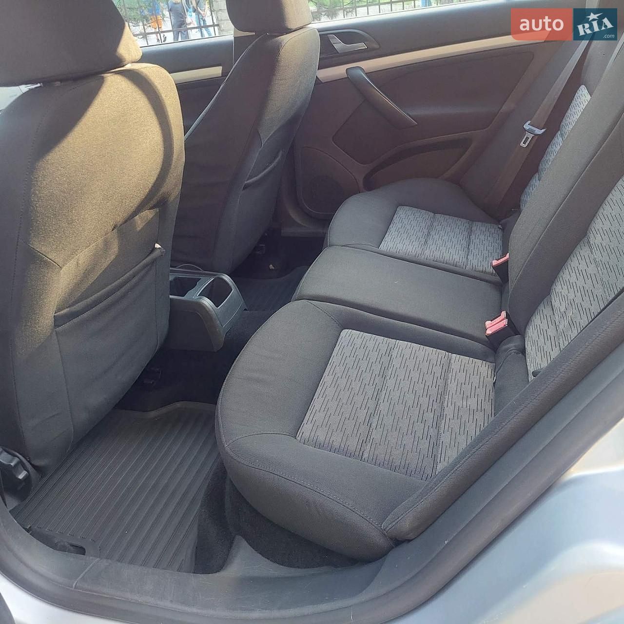 Skoda Octavia 2010 VIN TMBCA41Z2AB151765 фото оголошення 2 з 12