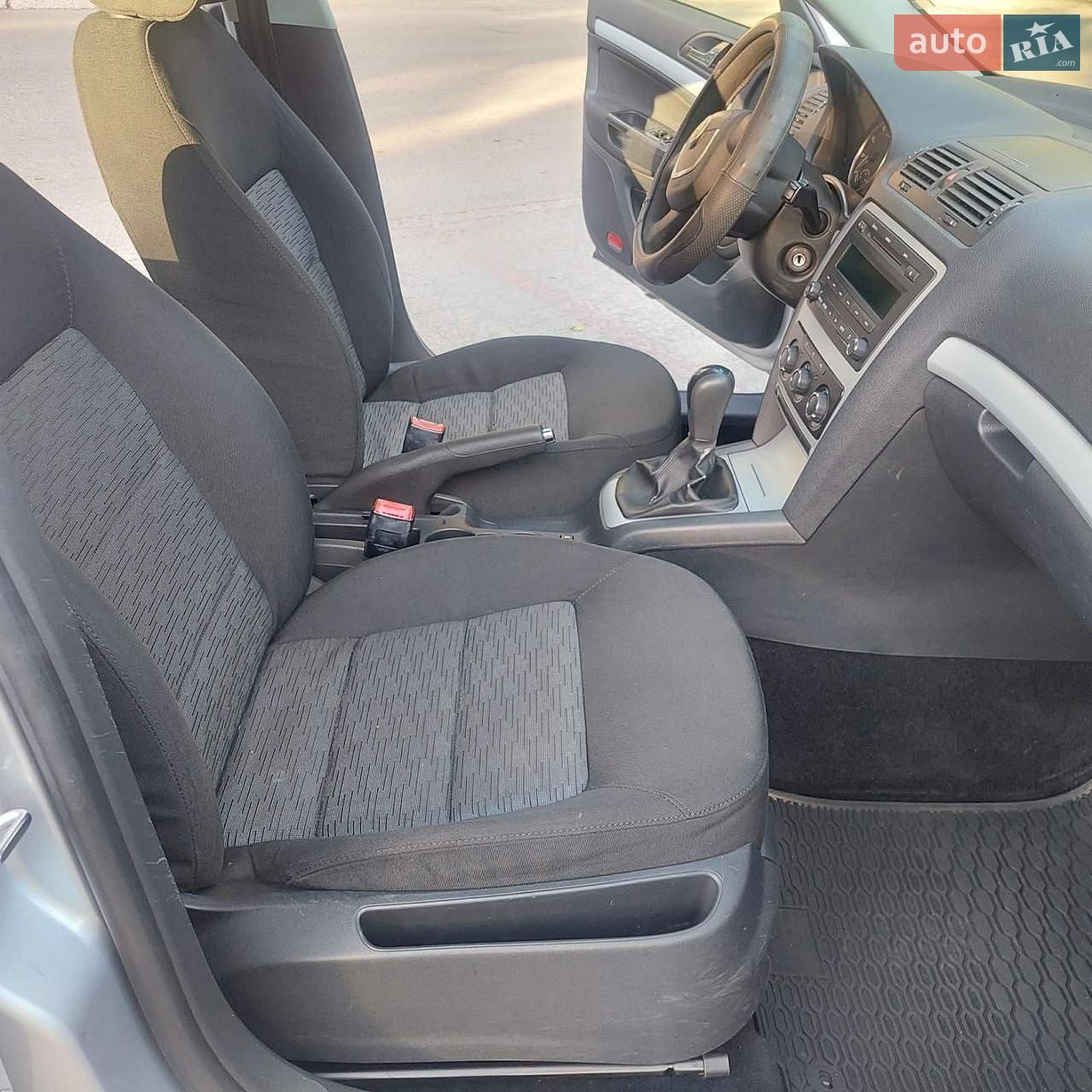 Skoda Octavia 2010 VIN TMBCA41Z2AB151765 фото оголошення 3 з 12