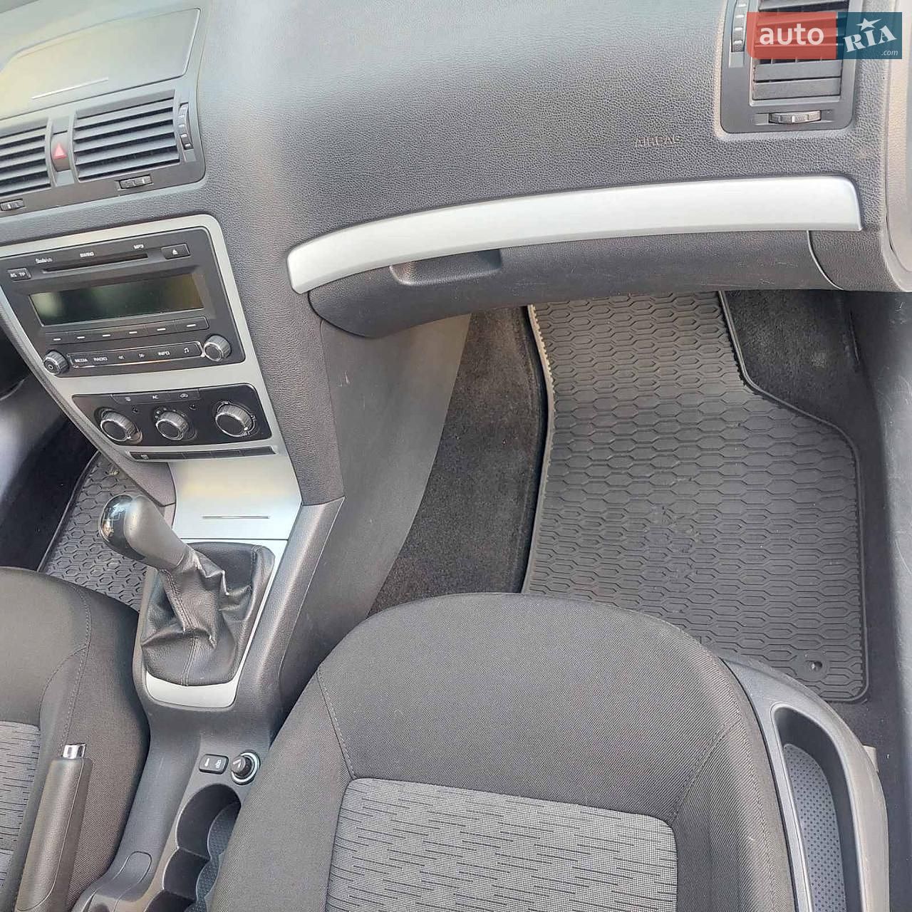 Skoda Octavia 2010 VIN TMBCA41Z2AB151765 фото оголошення 4 з 12
