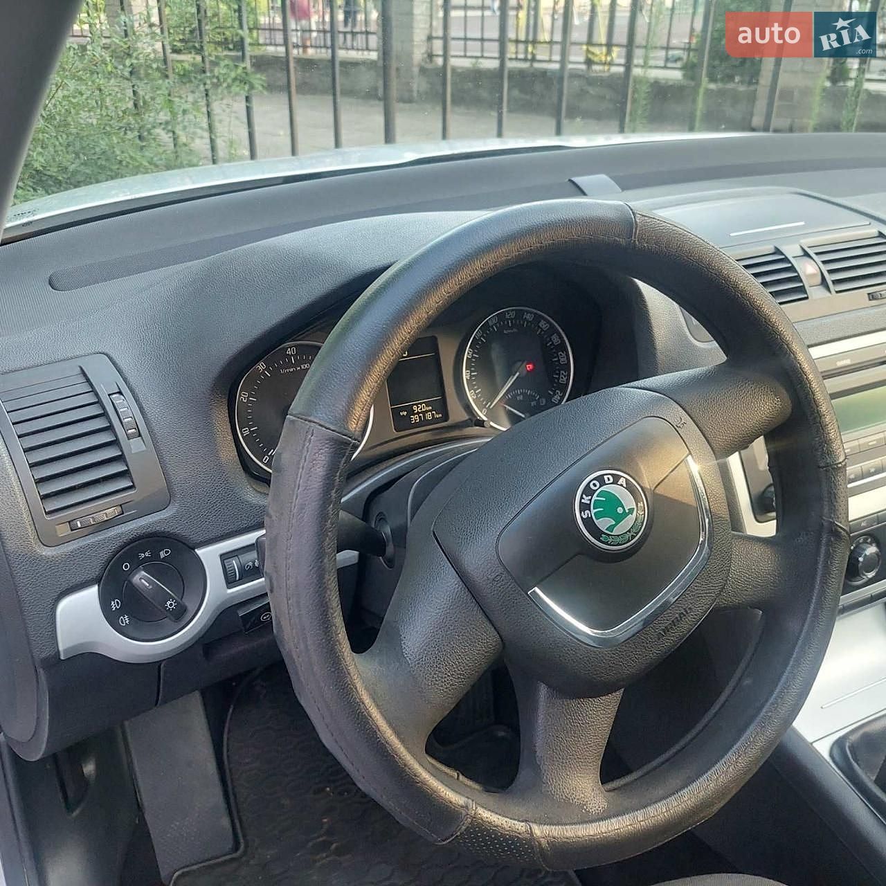 Skoda Octavia 2010 VIN TMBCA41Z2AB151765 фото оголошення 11 з 12