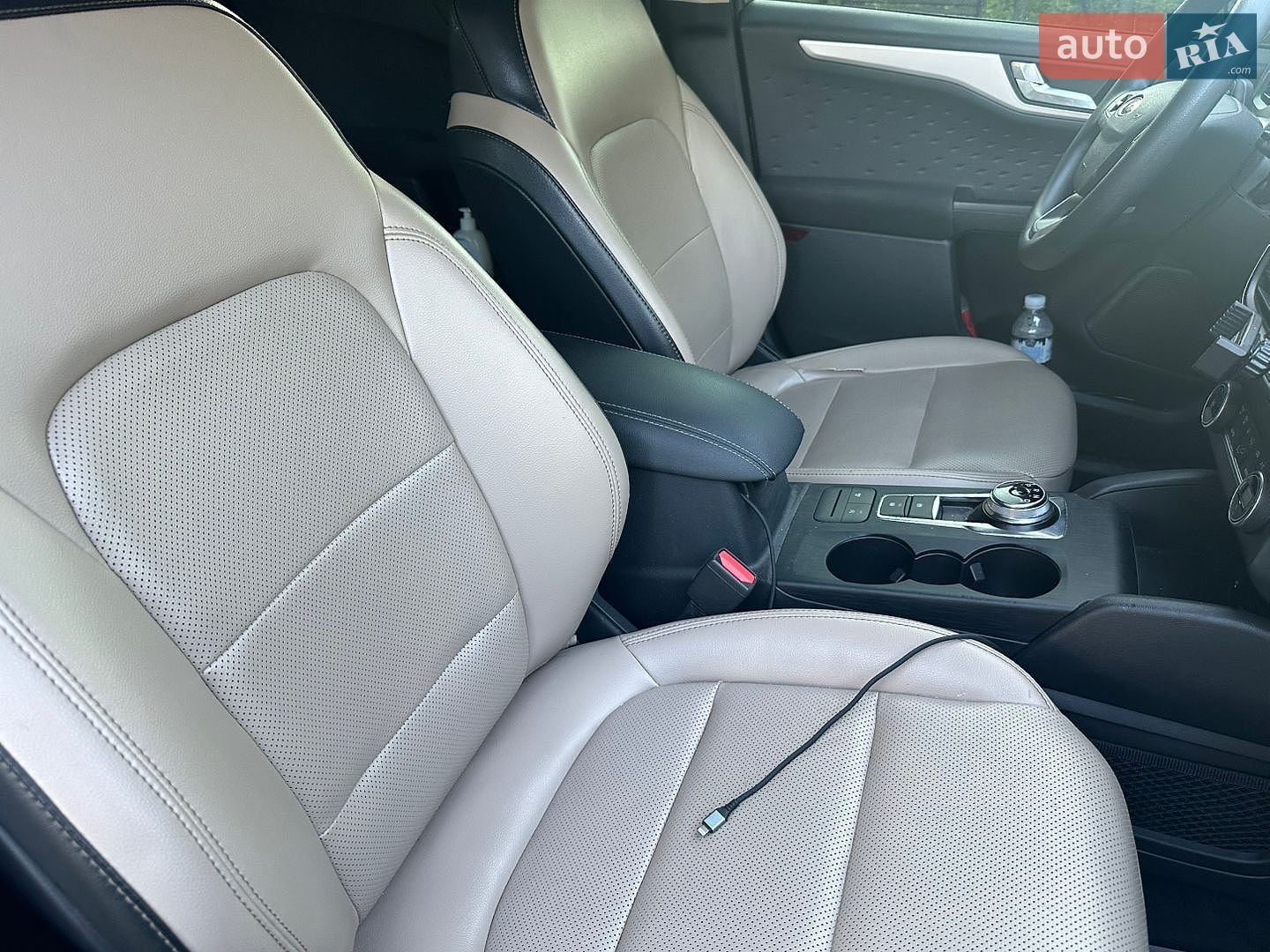 Ford Escape 2020 VIN 1FMCU9G69LUB85643 фото оголошення 15 з 18