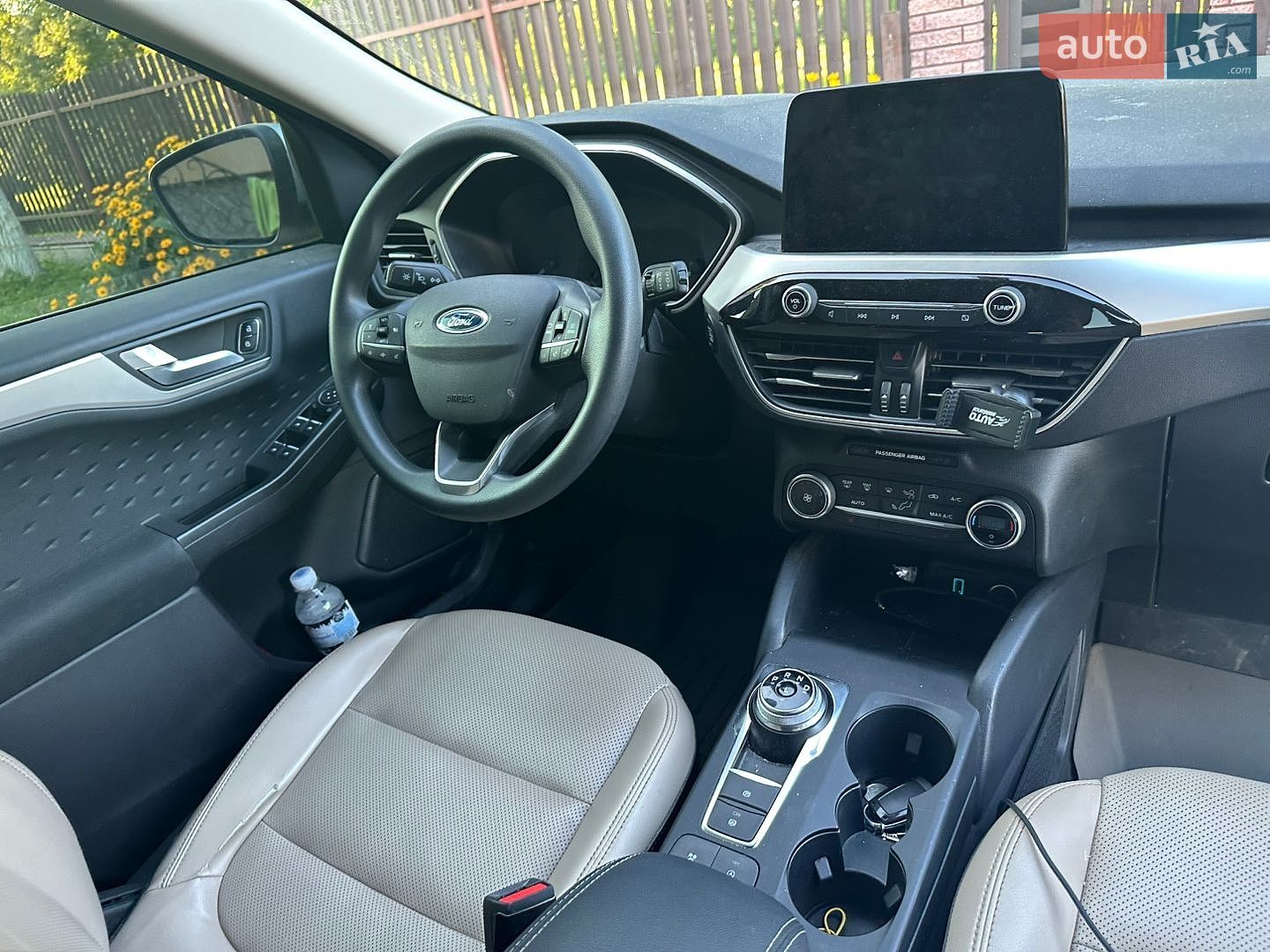 Ford Escape 2020 VIN 1FMCU9G69LUB85643 фото оголошення 14 з 18