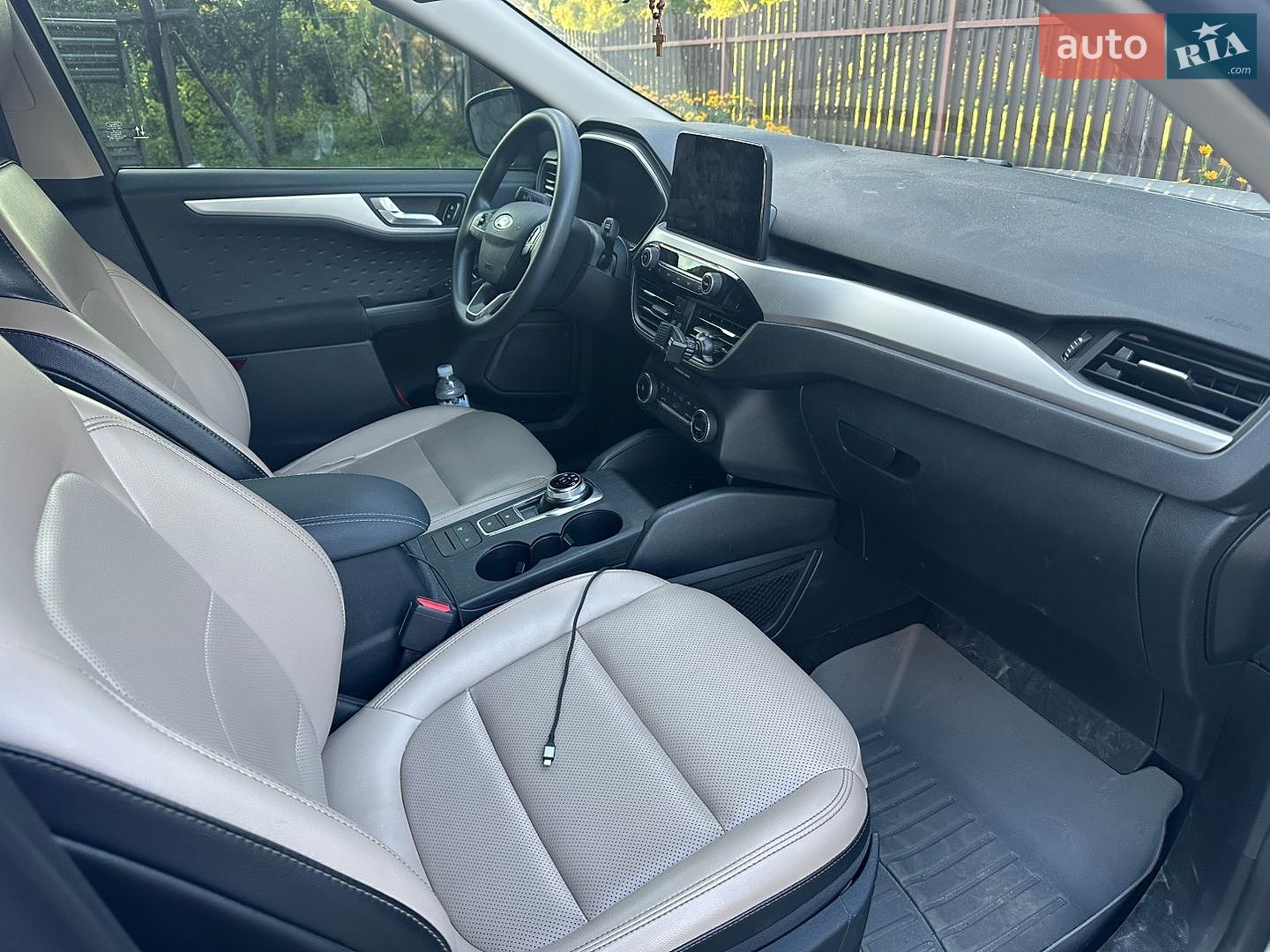 Ford Escape 2020 VIN 1FMCU9G69LUB85643 фото оголошення 16 з 18