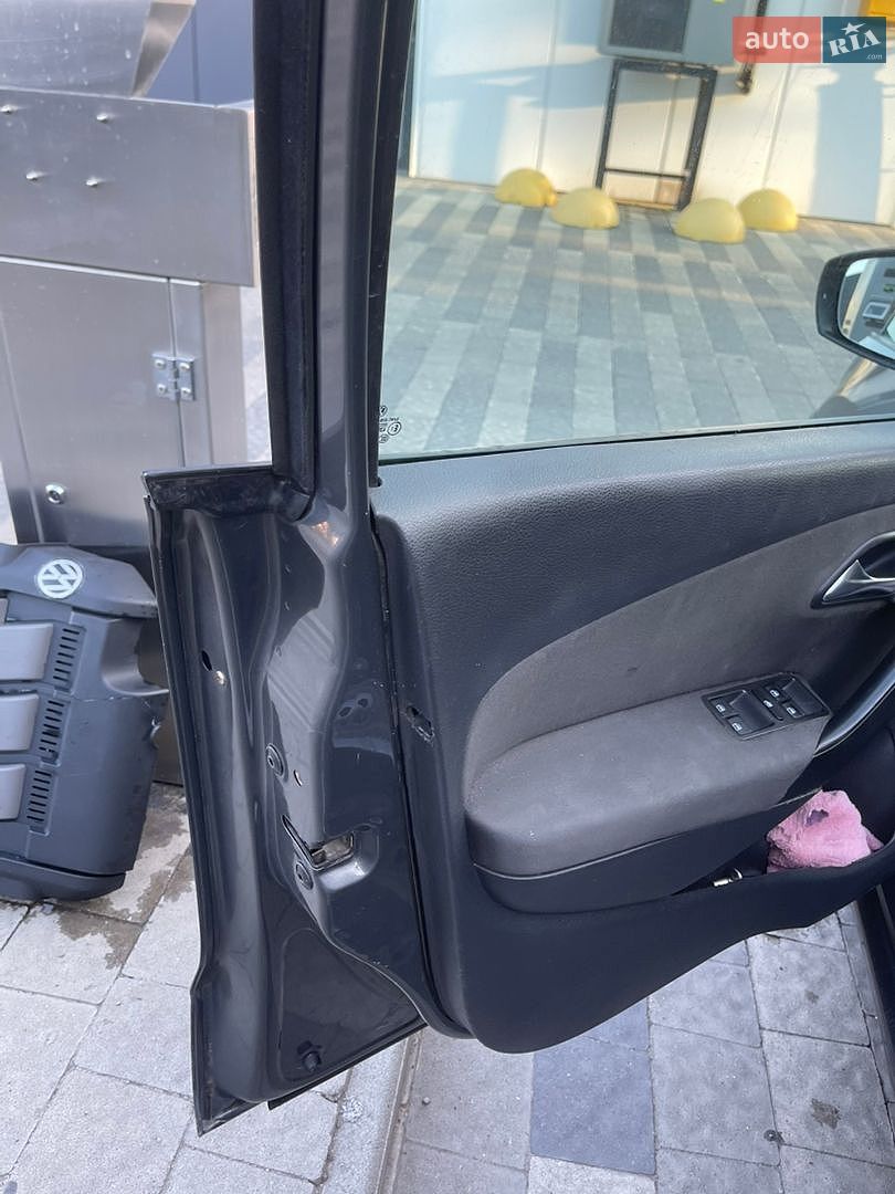 Volkswagen Polo 2011 VIN WVWZZZ6RZBY202963 фото оголошення 26 з 28