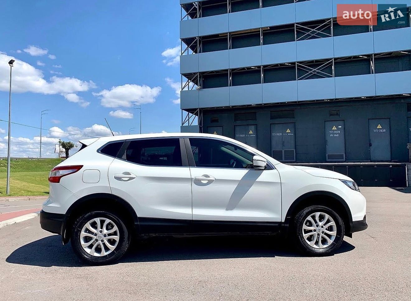 Nissan Qashqai 2017 VIN SJNFBAJ11UZ074362 фото оголошення 2 з 6