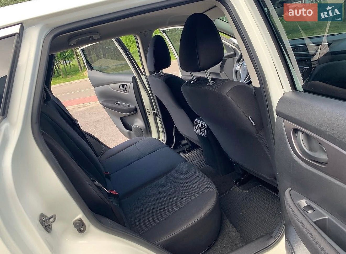Nissan Qashqai 2017 VIN SJNFBAJ11UZ074362 фото оголошення 5 з 6