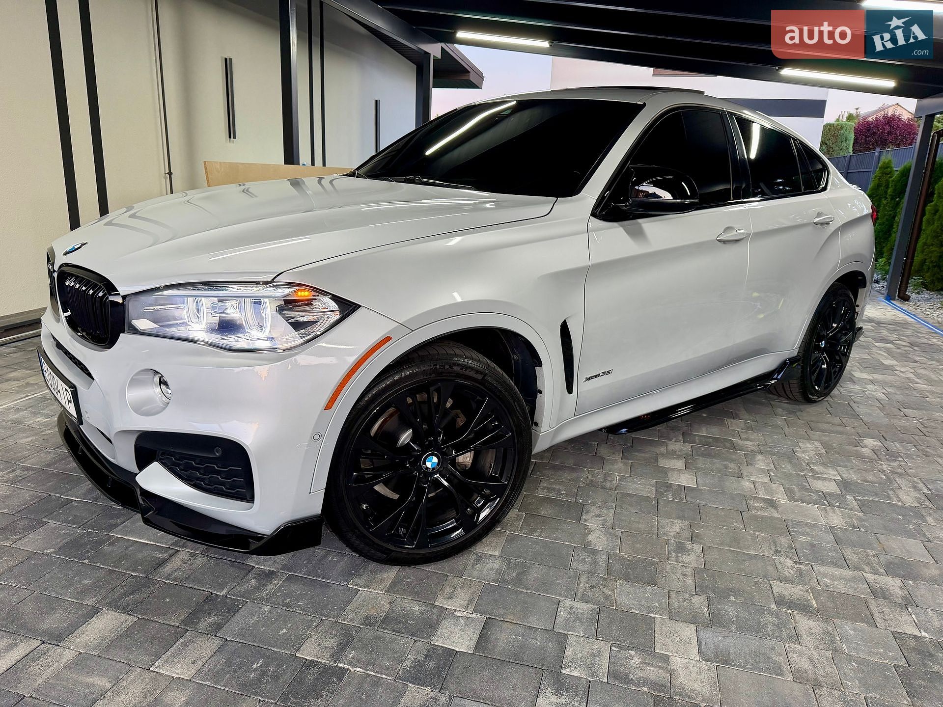 BMW X6 2018 VIN 5UXKU2C51J0Z62601 фото оголошення 2 з 40
