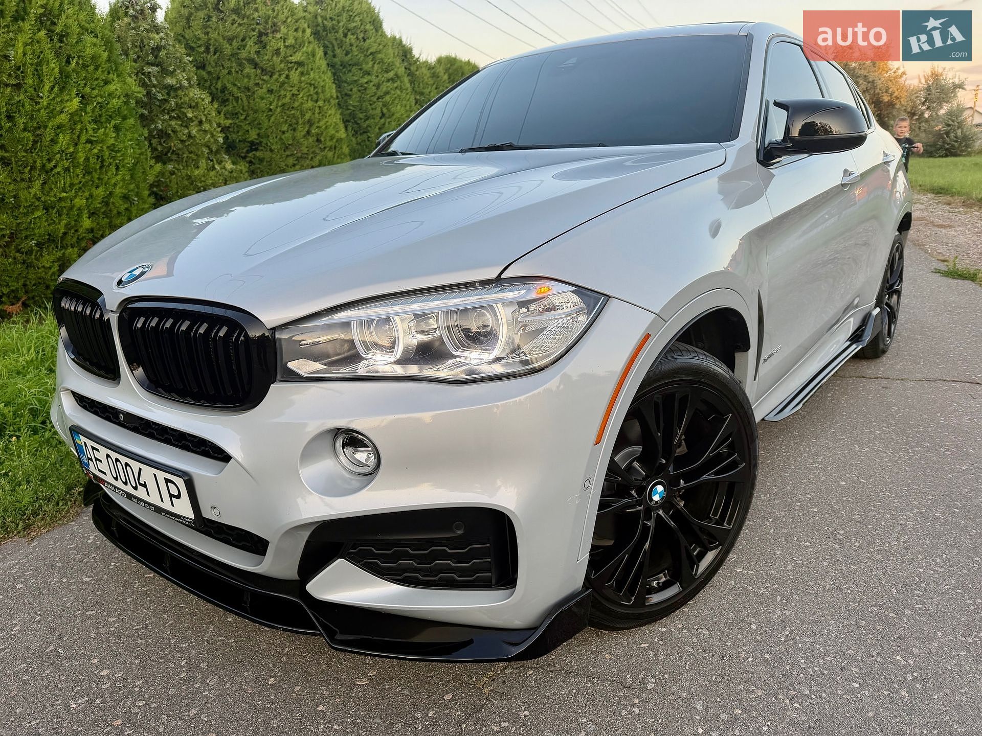 BMW X6 2018 VIN 5UXKU2C51J0Z62601 фото оголошення 12 з 40