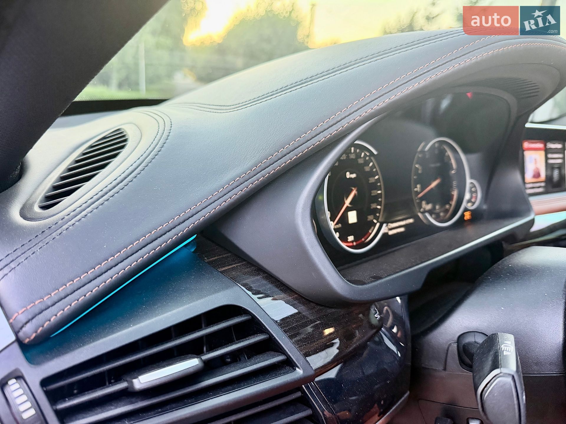 BMW X6 2018 VIN 5UXKU2C51J0Z62601 фото оголошення 24 з 40