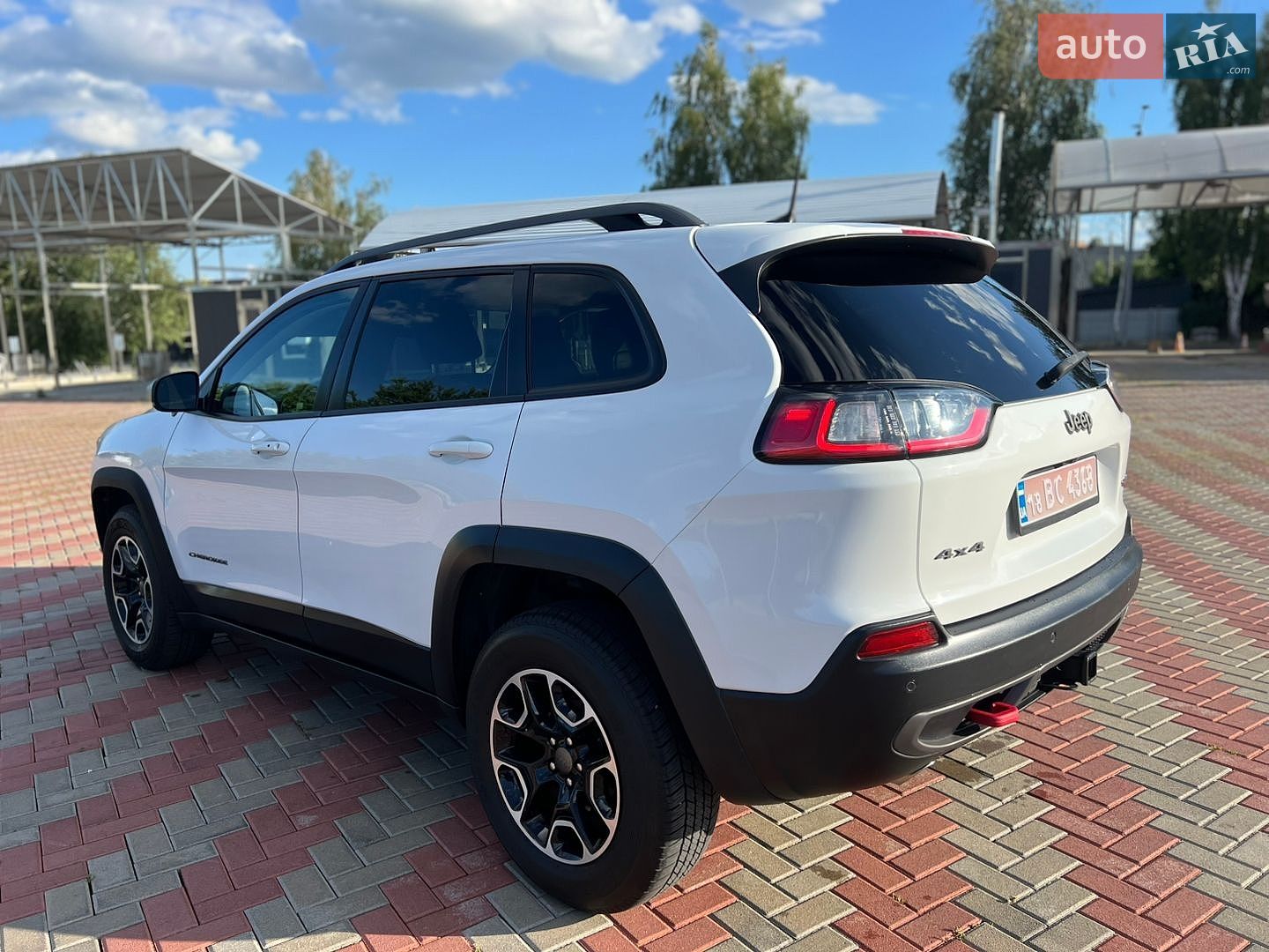 Jeep Cherokee 2020 VIN 1C4PJMBX4MD138927 фото оголошення 5 з 25