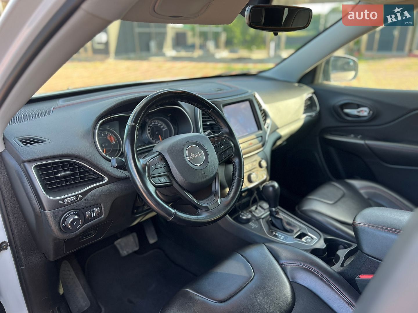 Jeep Cherokee 2020 VIN 1C4PJMBX4MD138927 фото оголошення 11 з 25