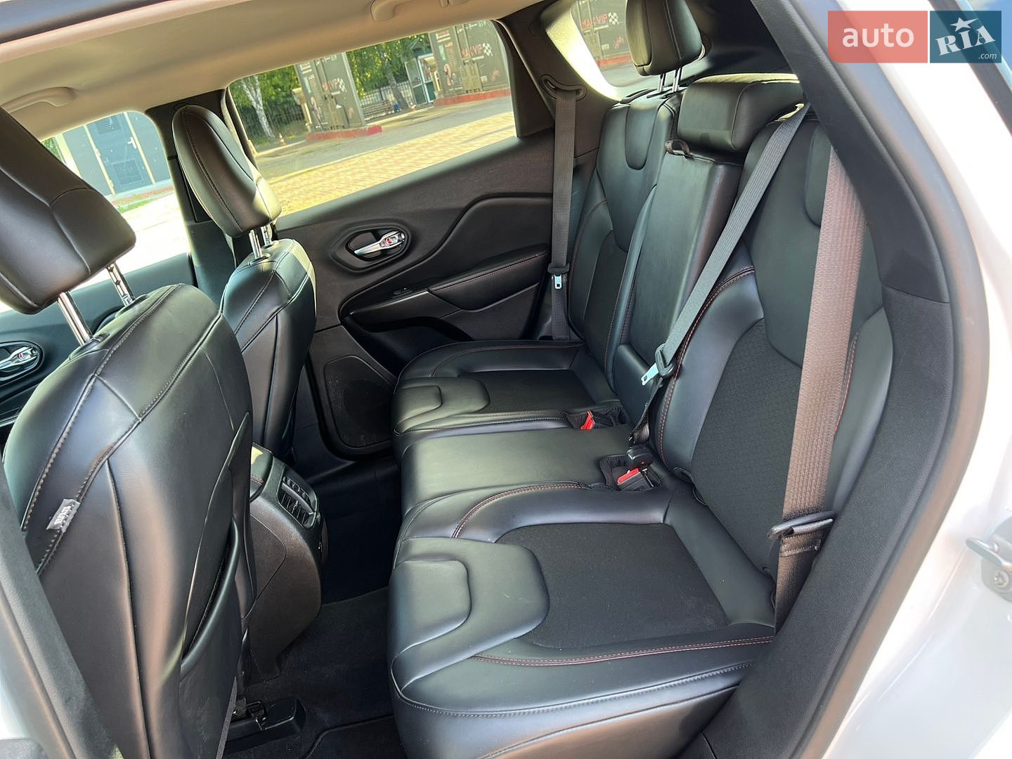Jeep Cherokee 2020 VIN 1C4PJMBX4MD138927 фото оголошення 14 з 25