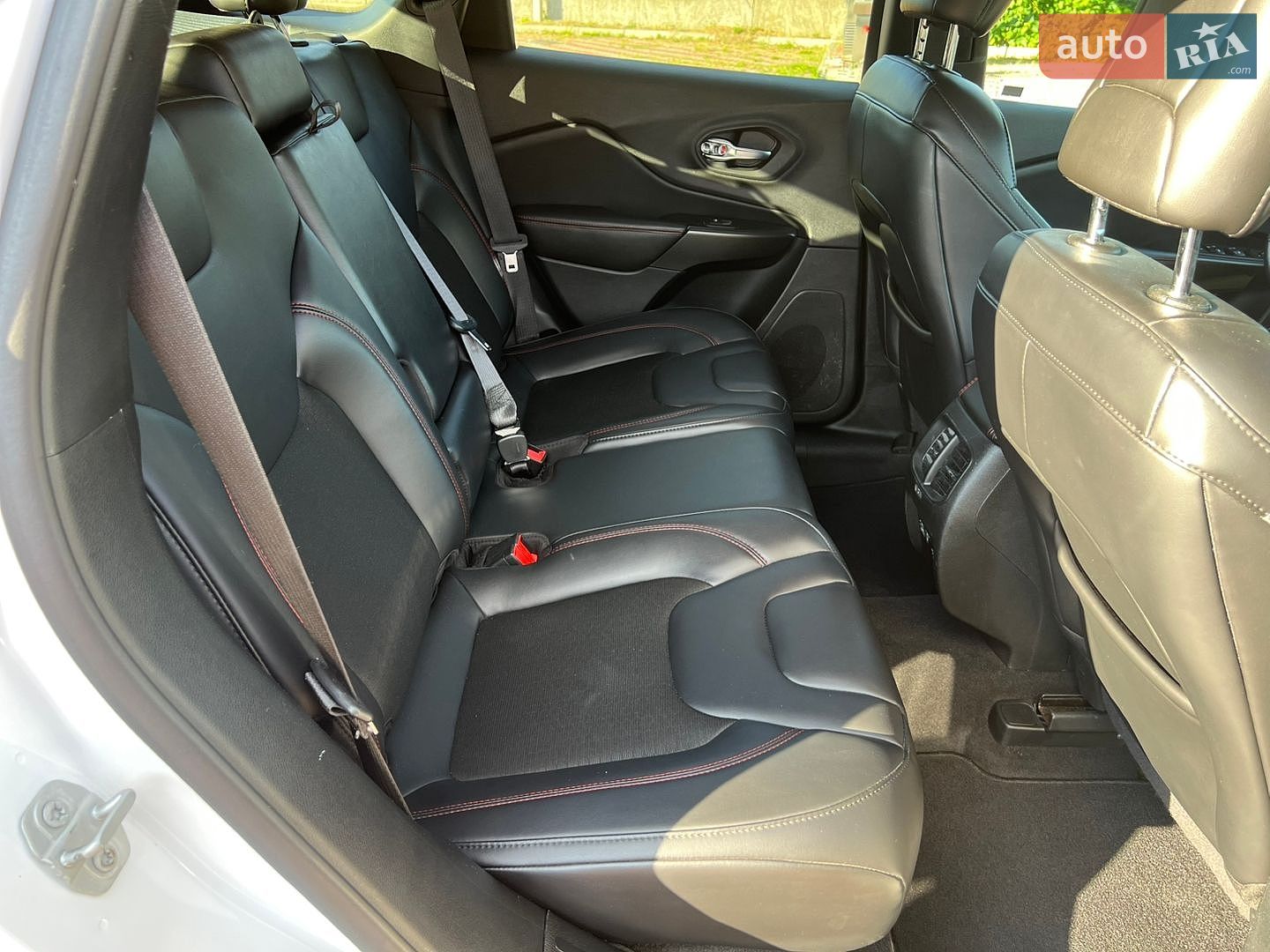 Jeep Cherokee 2020 VIN 1C4PJMBX4MD138927 фото оголошення 15 з 25