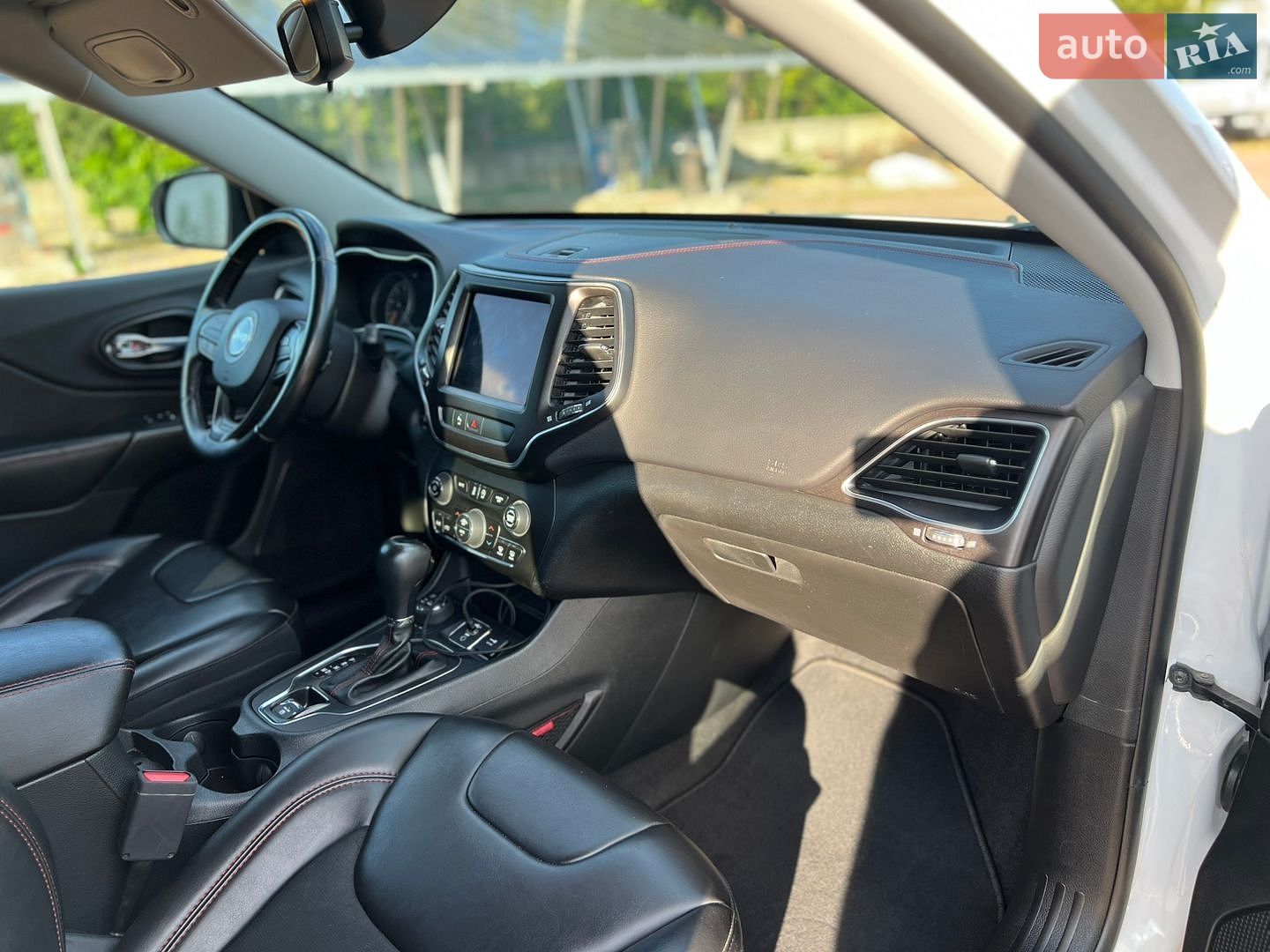 Jeep Cherokee 2020 VIN 1C4PJMBX4MD138927 фото оголошення 16 з 25