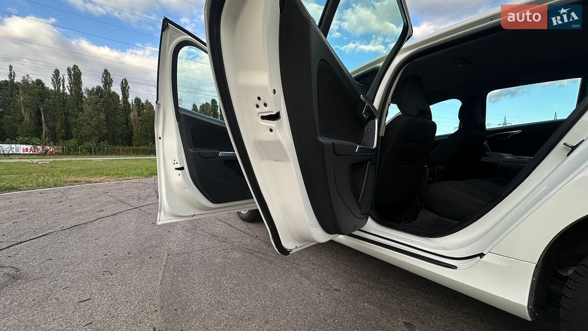 Volvo V60 2012 VIN YV1FW84ABD1134476 фото оголошення 16 з 38