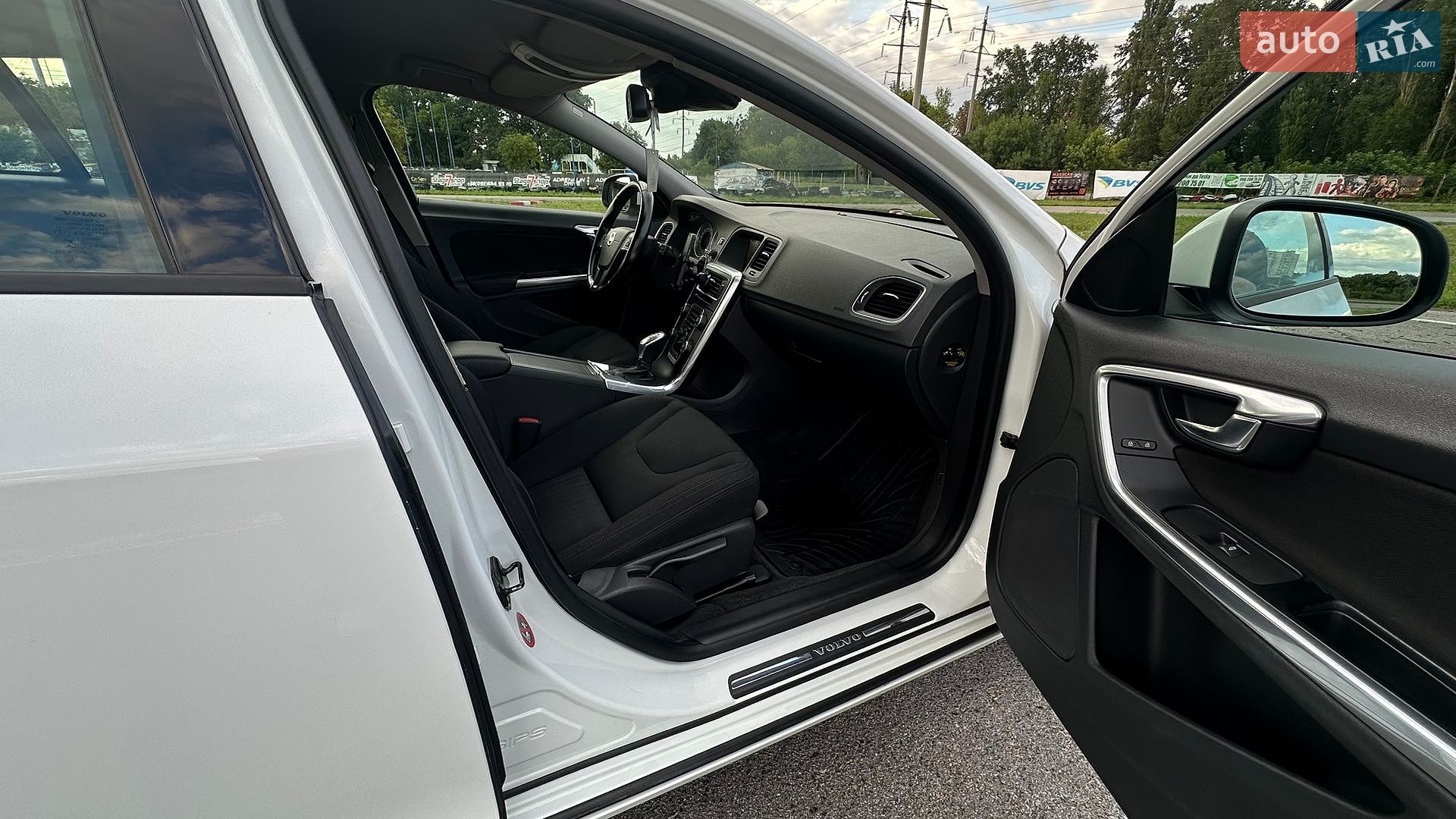 Volvo V60 2012 VIN YV1FW84ABD1134476 фото оголошення 22 з 38