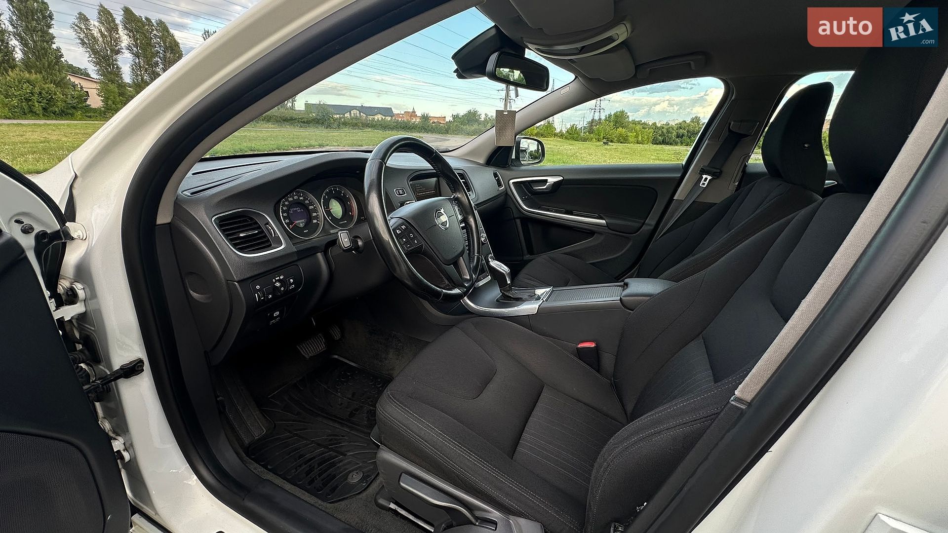 Volvo V60 2012 VIN YV1FW84ABD1134476 фото оголошення 24 з 38