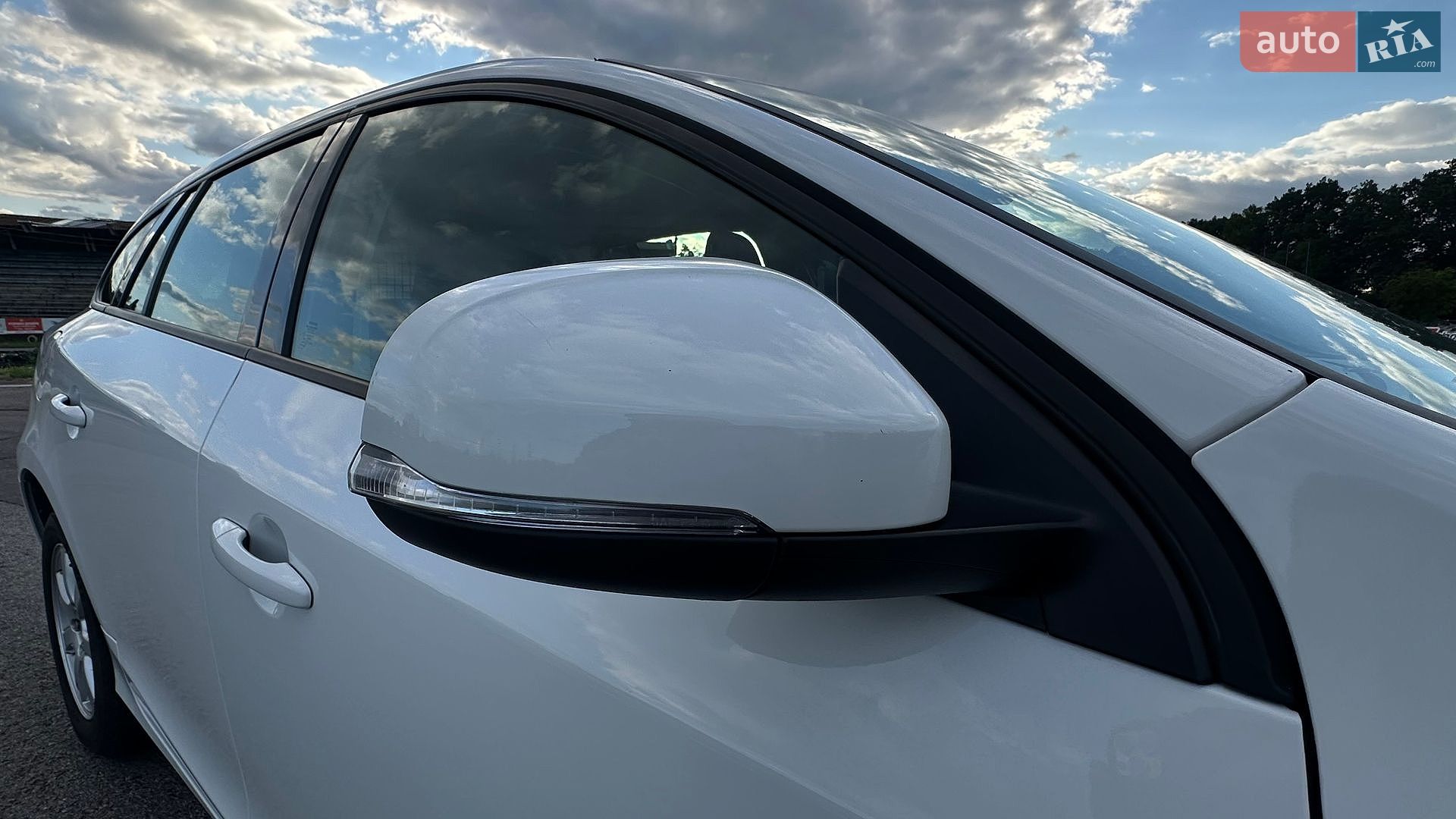 Volvo V60 2012 VIN YV1FW84ABD1134476 фото оголошення 35 з 38