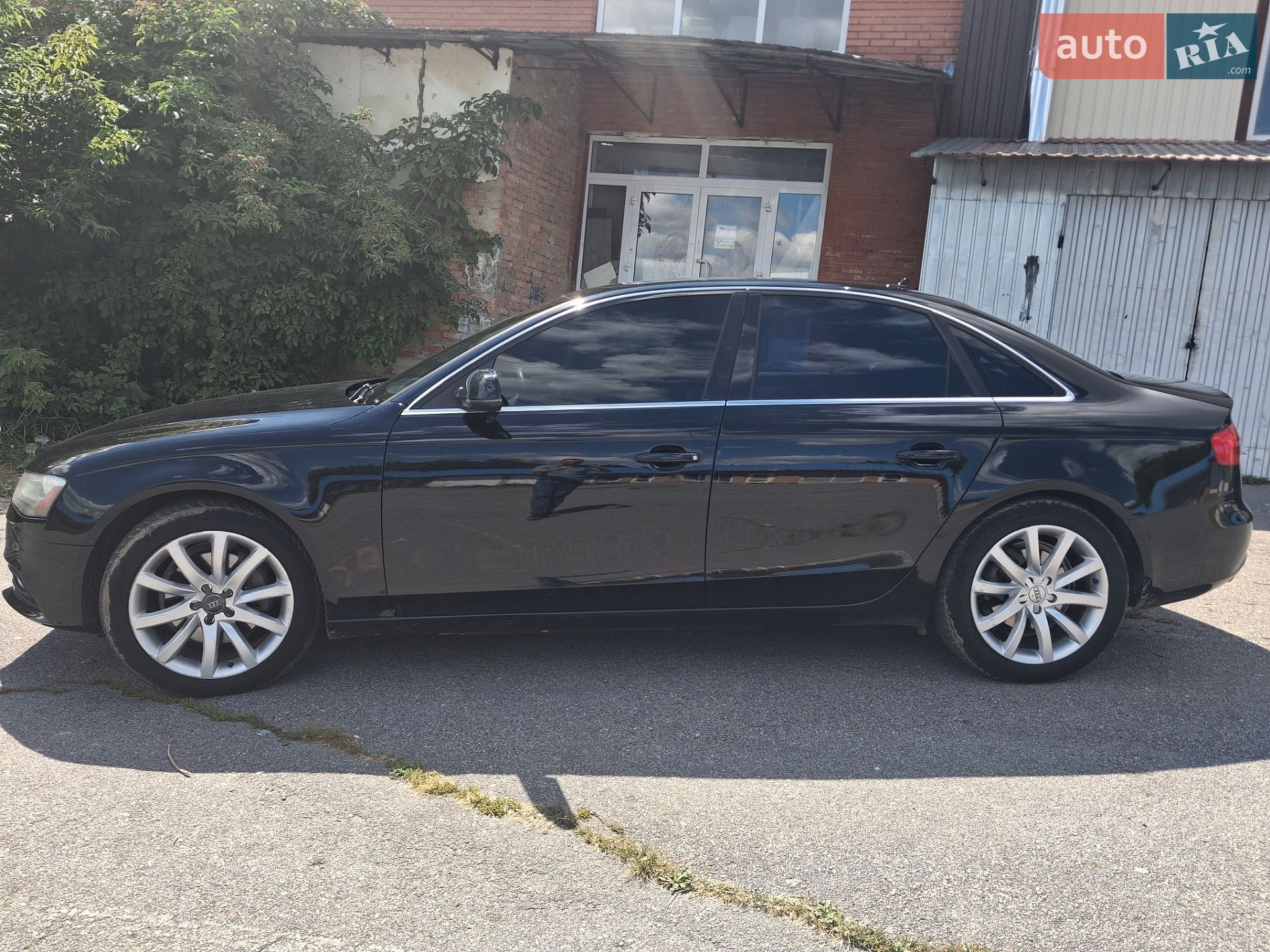 Audi A4 2013 VIN WAUBFAFL7DN049216 фото оголошення 5 з 16
