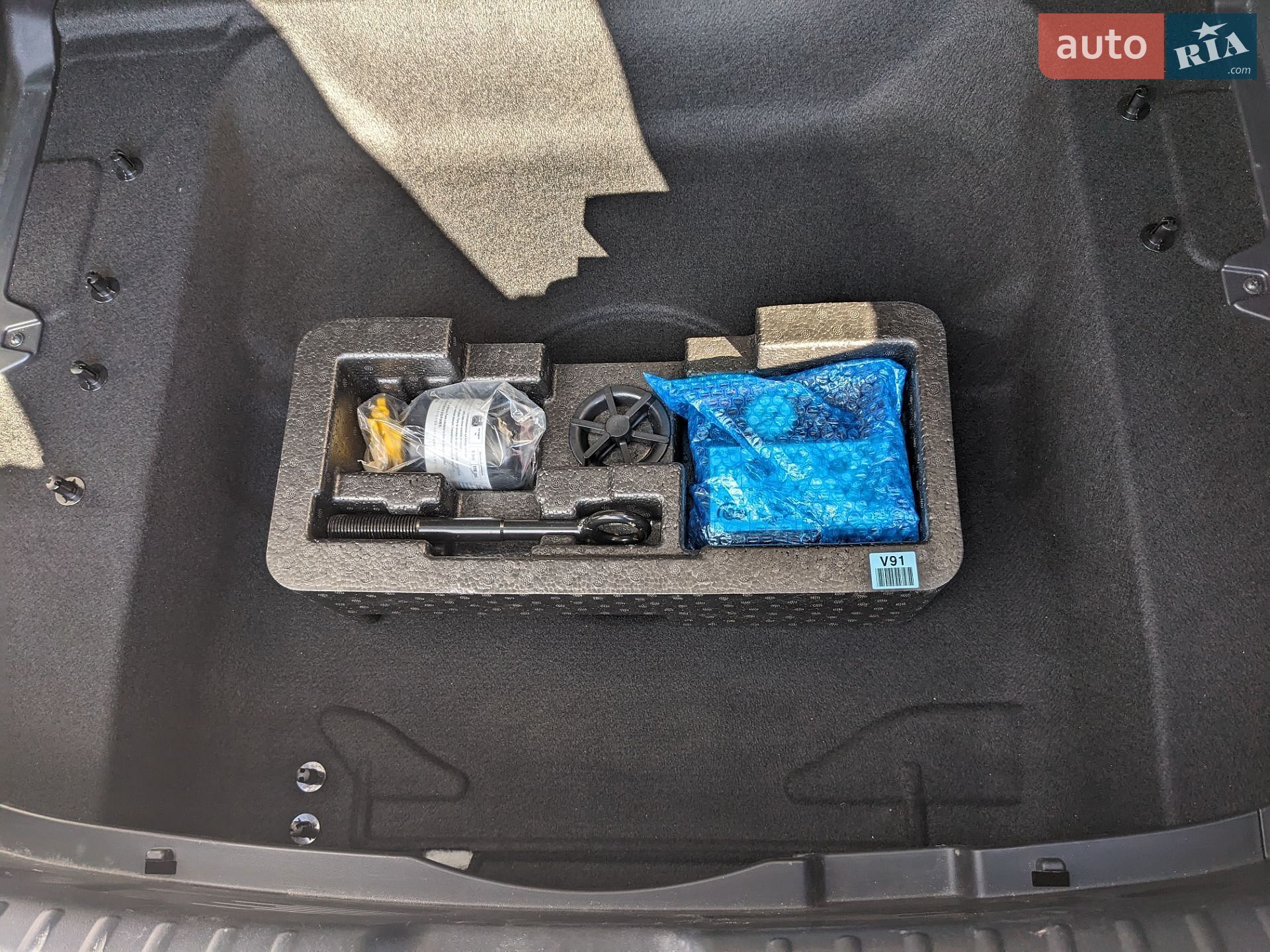 Kia Niro 2023 VIN KNDCR3L13P5013654 фото оголошення 10 з 58