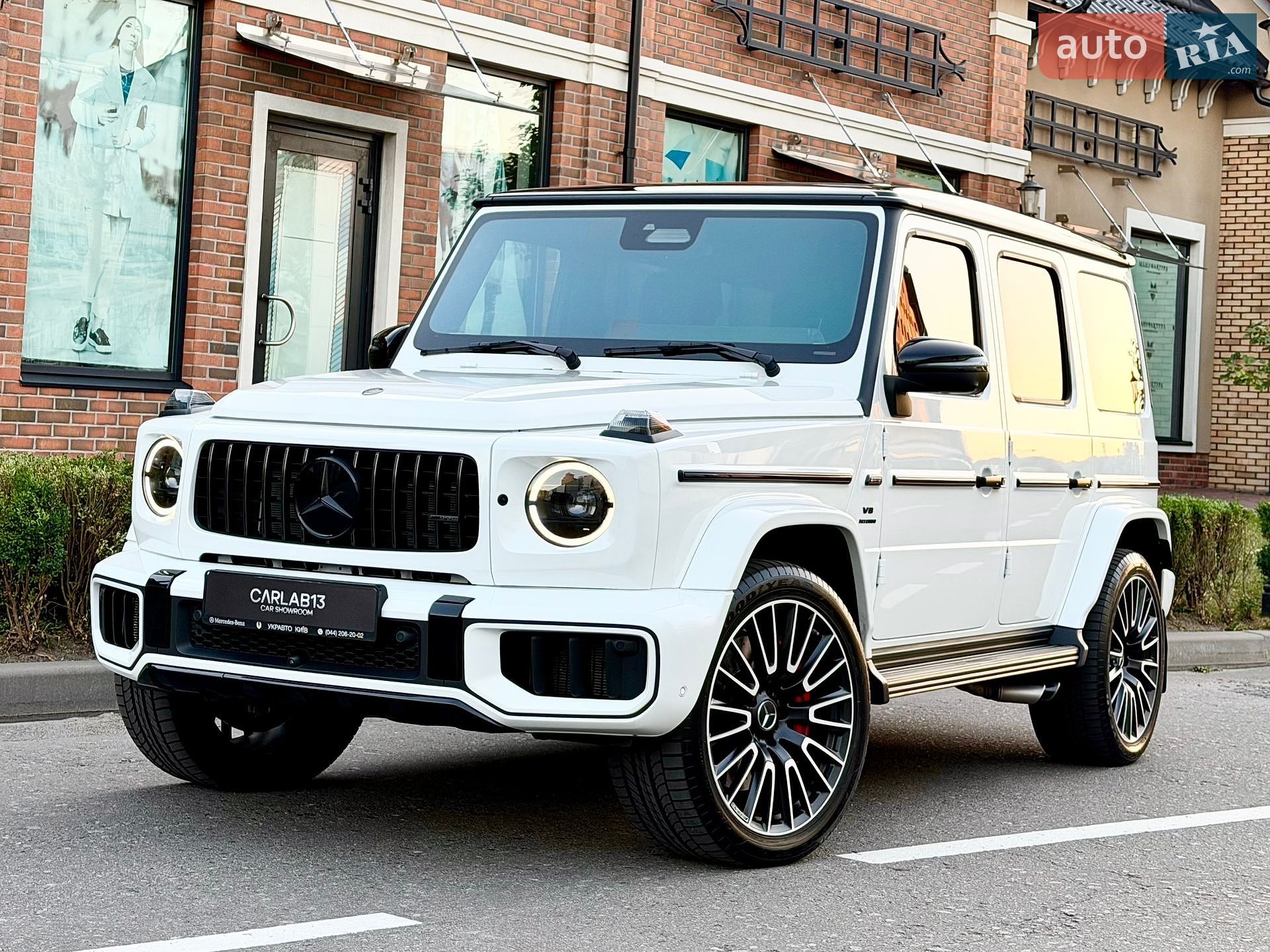 Mercedes-Benz G-Class 2025 VIN W1NWH5AB3SX053892 фото оголошення 2 з 106