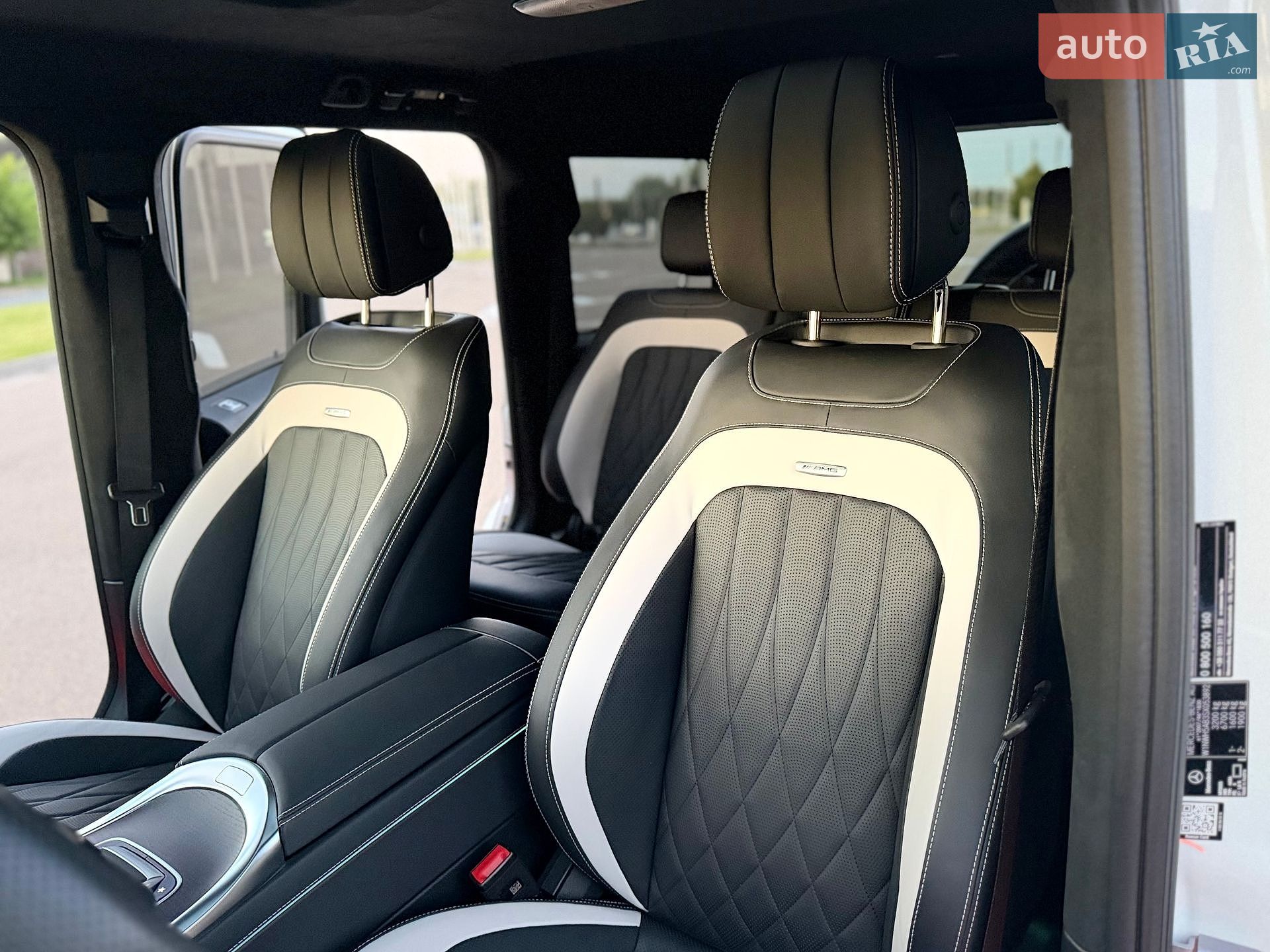 Mercedes-Benz G-Class 2025 VIN W1NWH5AB3SX053892 фото оголошення 31 з 106