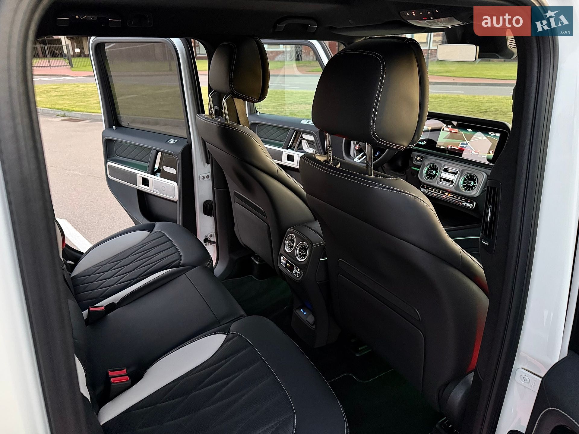 Mercedes-Benz G-Class 2025 VIN W1NWH5AB3SX053892 фото оголошення 50 з 106