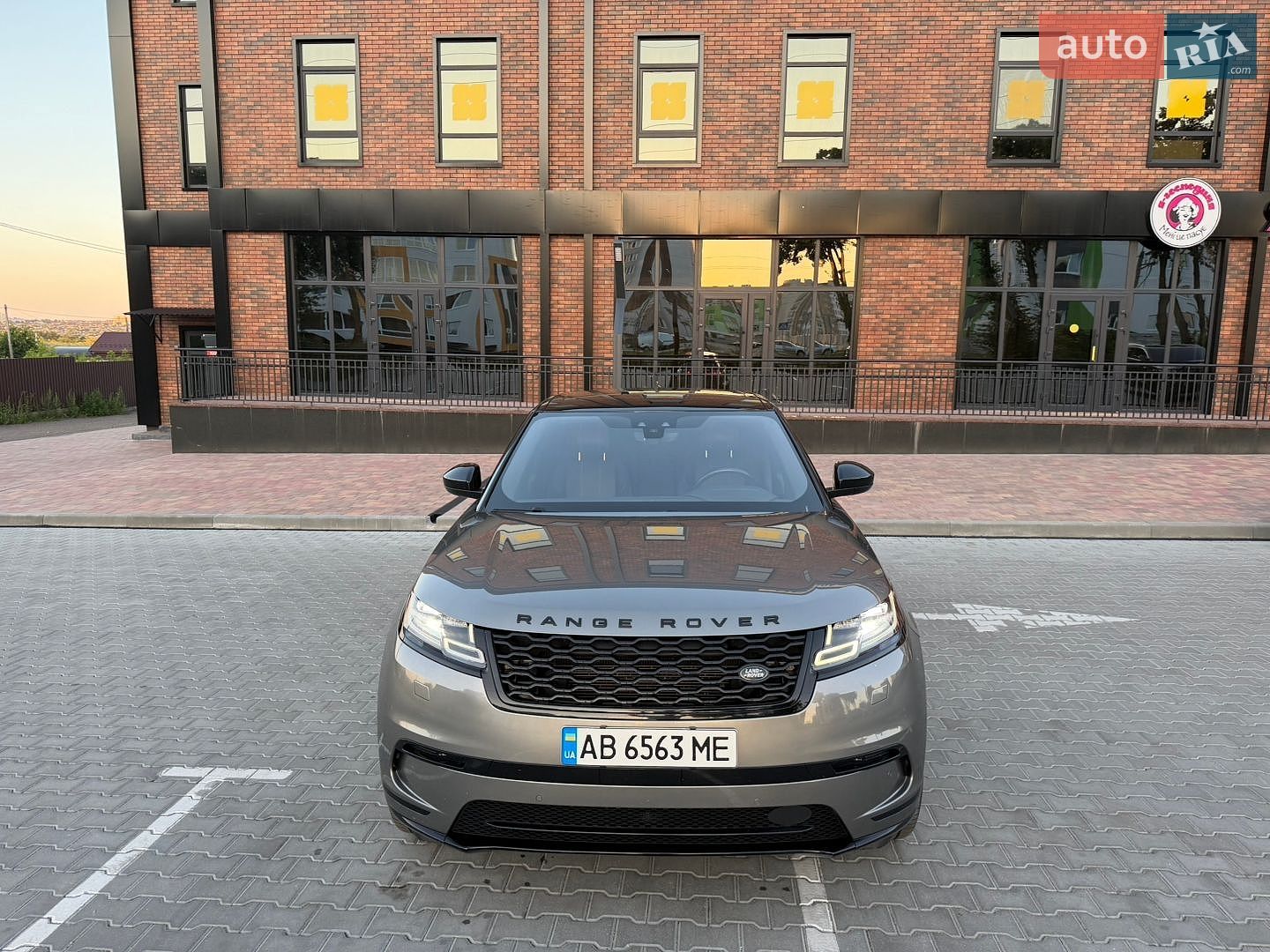 Land Rover Range Rover Velar 2019 VIN SALYB2EX8KA220829 фото оголошення 3 з 13