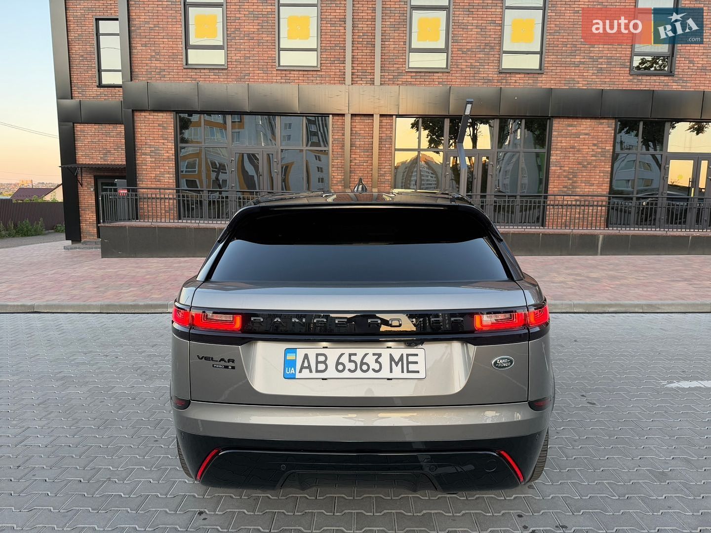Land Rover Range Rover Velar 2019 VIN SALYB2EX8KA220829 фото оголошення 6 з 13