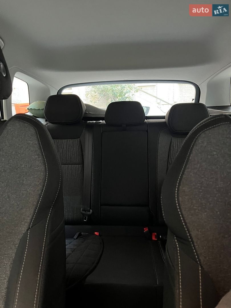 Skoda Karoq 2018 VIN TMBJR6NU9KB200164 фото оголошення 13 з 20