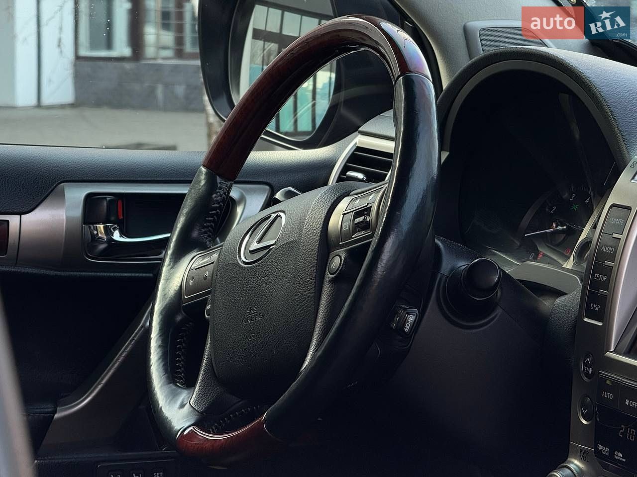 Lexus GX 2012 VIN JTJJM7FX505048423 фото оголошення 7 з 10