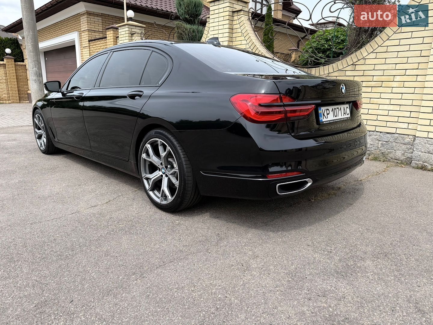 BMW 7 Series 2017 VIN WBA7E4C51JGV23726 фото оголошення 4 з 14