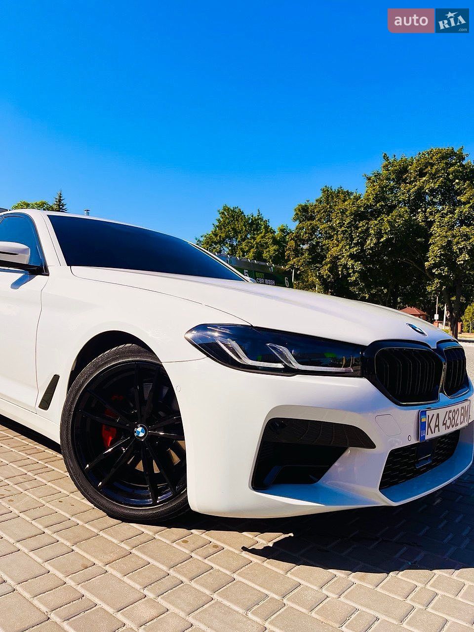 BMW 5 Series 2017 VIN WBAJA5C50JWA35691 фото оголошення 2 з 24