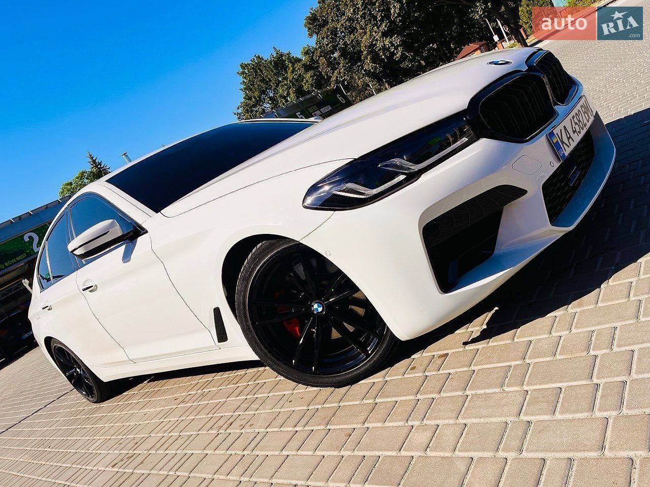 BMW 5 Series 2017 VIN WBAJA5C50JWA35691 фото оголошення 3 з 24