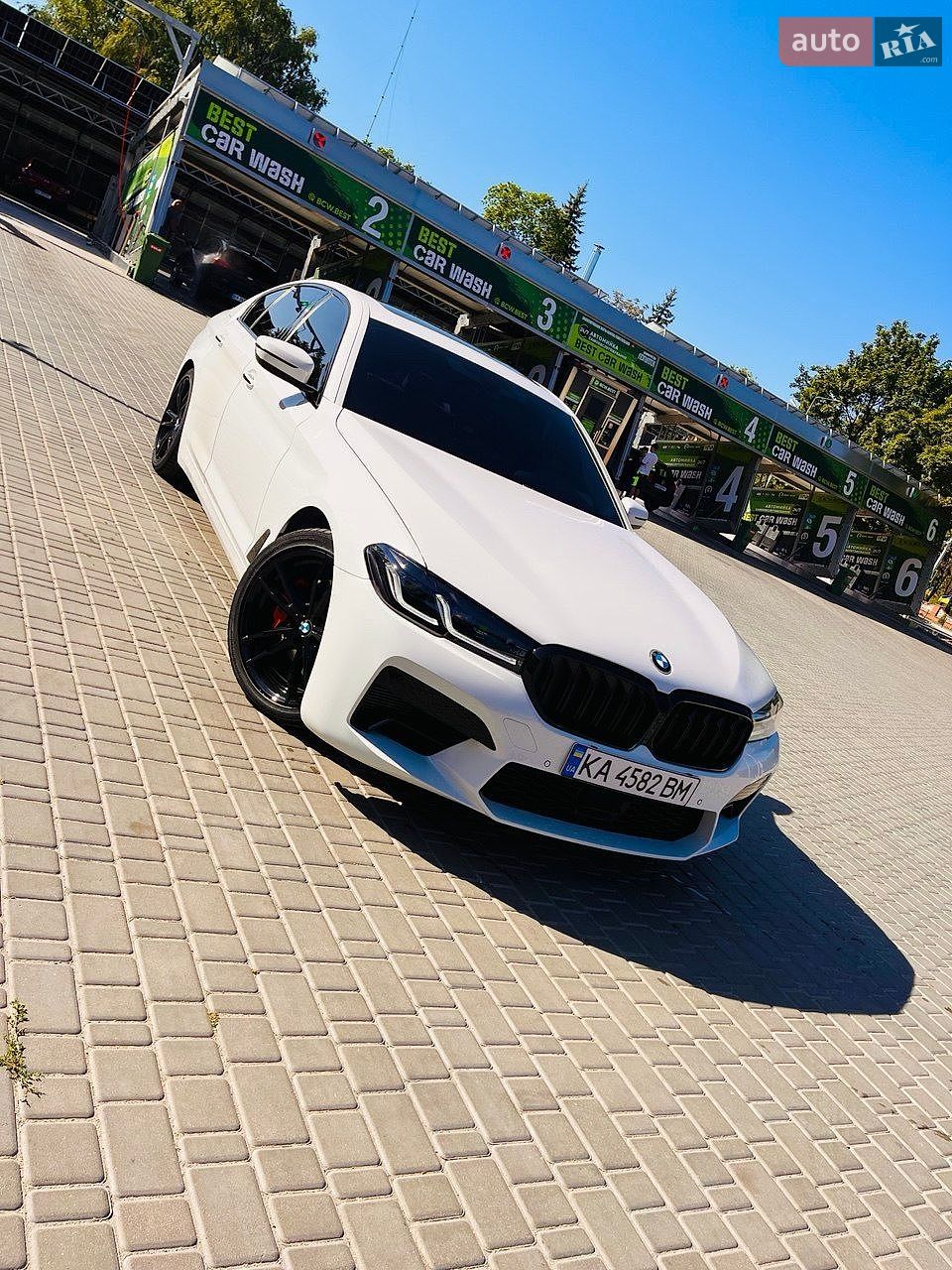 BMW 5 Series 2017 VIN WBAJA5C50JWA35691 фото оголошення 4 з 24