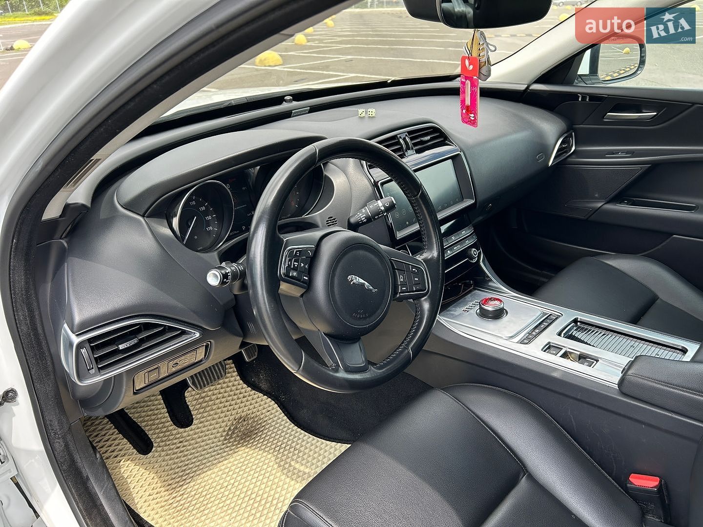 Jaguar XE 2019 VIN SAJAR4FX2KCP51724 фото оголошення 2 з 13