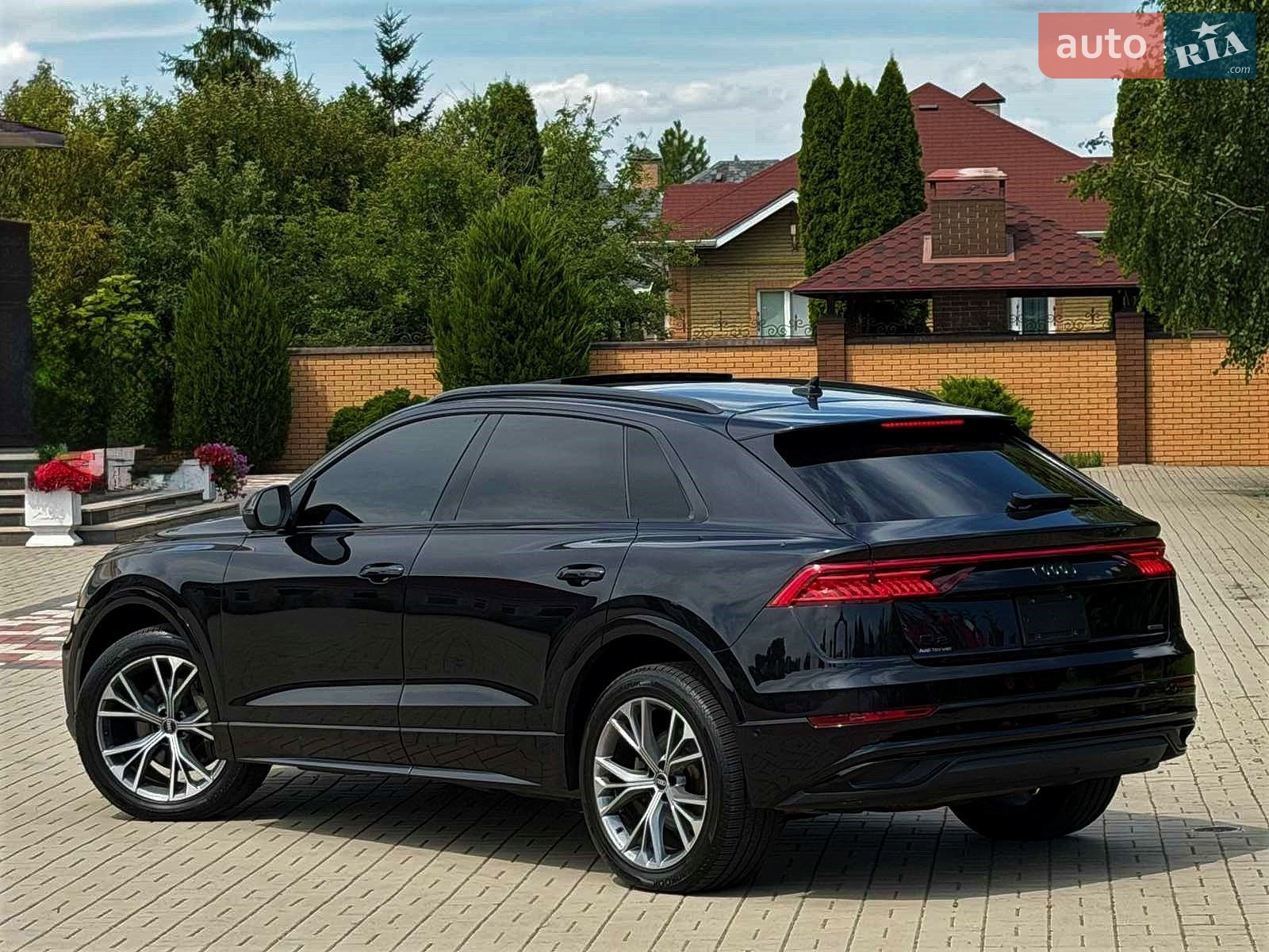 Audi Q8 2021 VIN WA1EVAF1XMD033688 фото оголошення 4 з 13