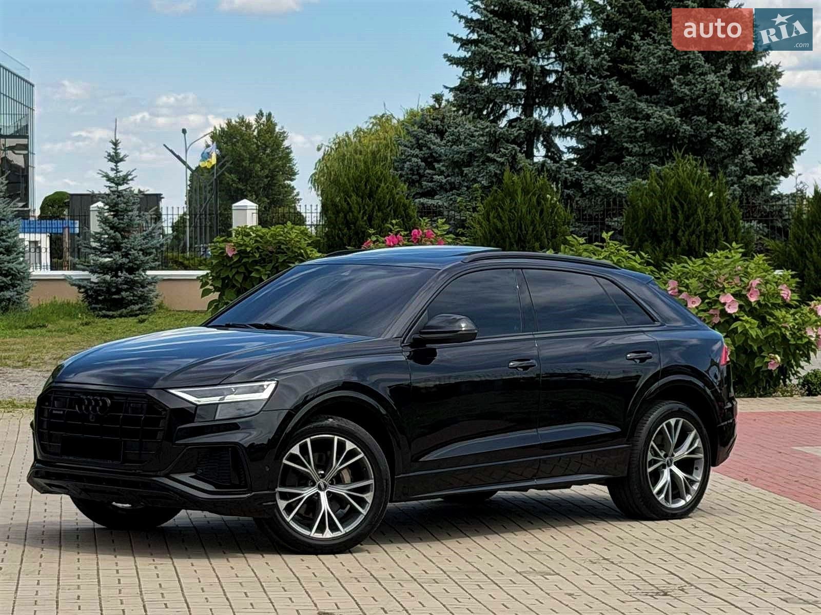 Audi Q8 2021 VIN WA1EVAF1XMD033688 фото оголошення 2 з 13