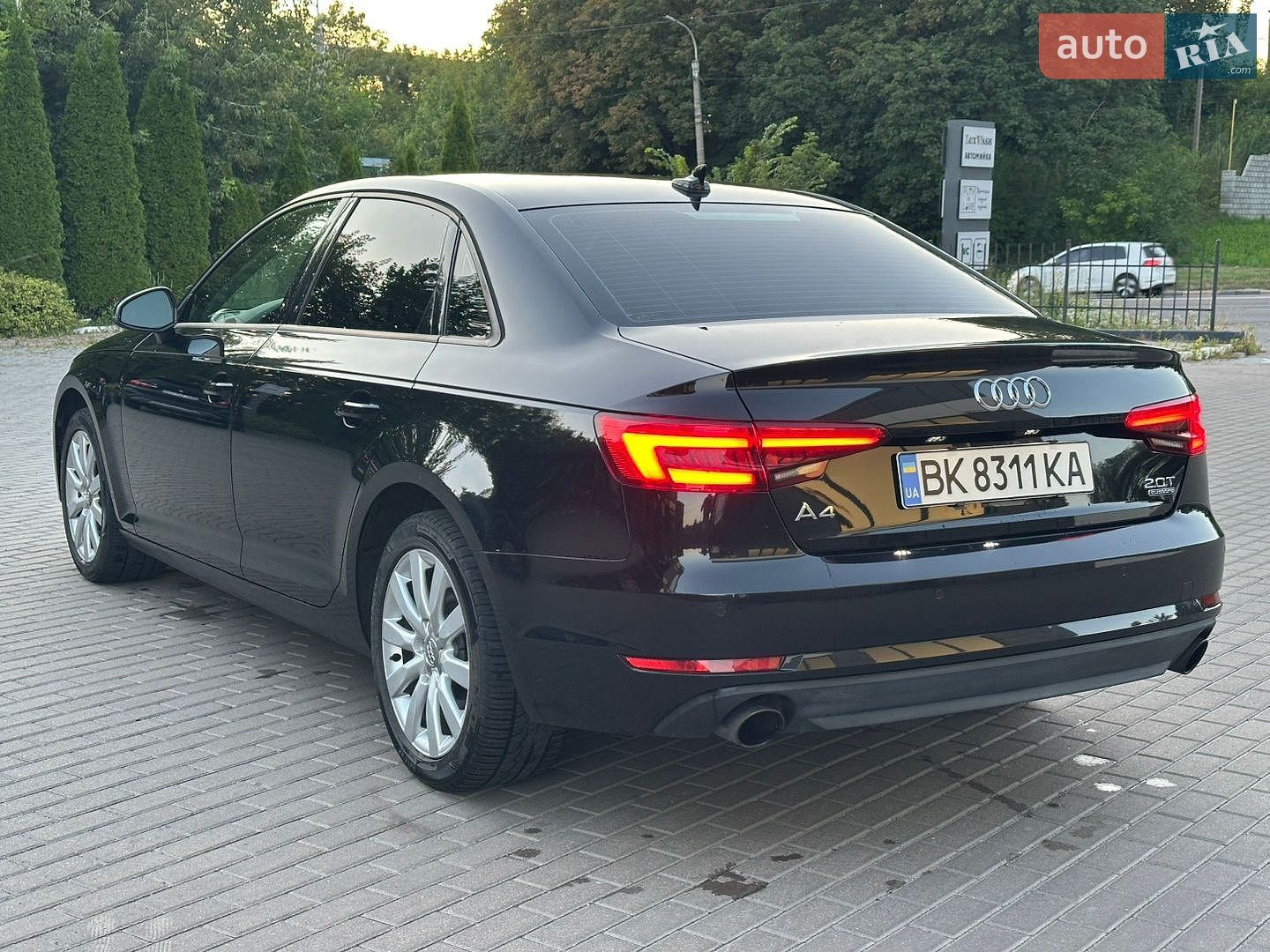 Audi A4 2016 VIN WAUANAF48HN015718 фото оголошення 9 з 60