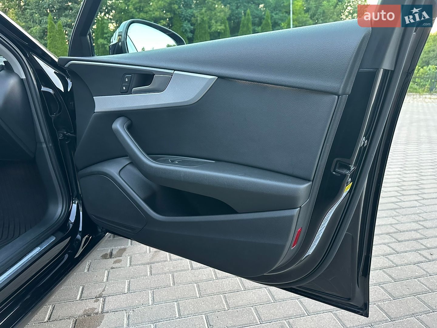 Audi A4 2016 VIN WAUANAF48HN015718 фото оголошення 31 з 60