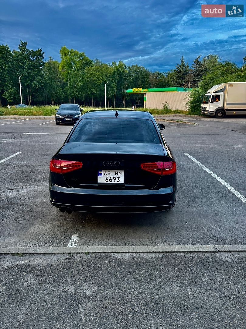 Audi A4 2014 VIN WAUEFAFL8FA070986 фото оголошення 5 з 21