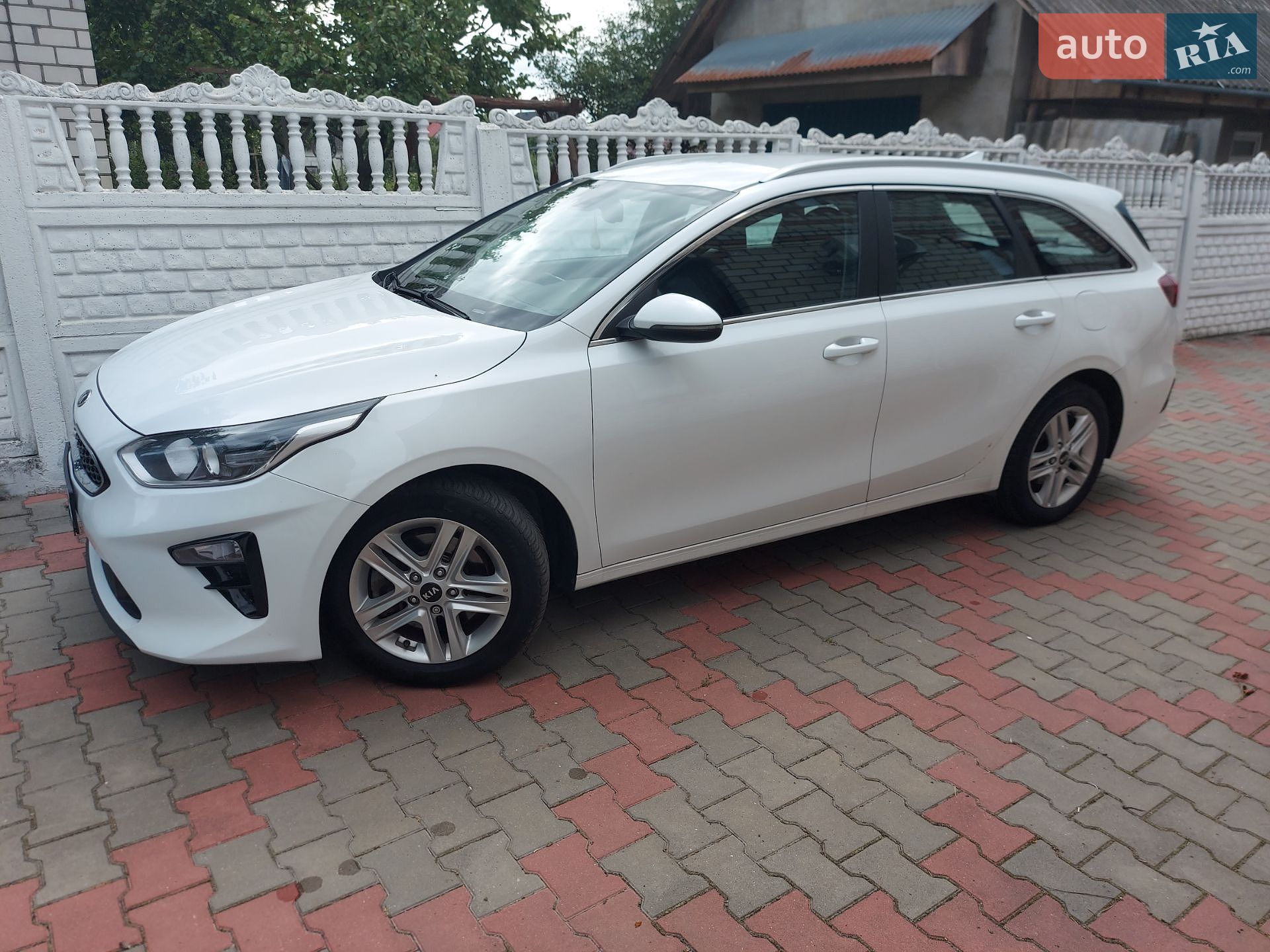 Kia Ceed 2021 VIN U5YH5819AML085838 фото оголошення 2 з 84