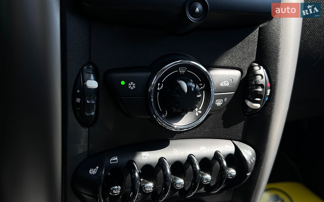 MINI Cooper 2012 VIN WMWZB3C5XCWM03458 фото оголошення 19 з 24