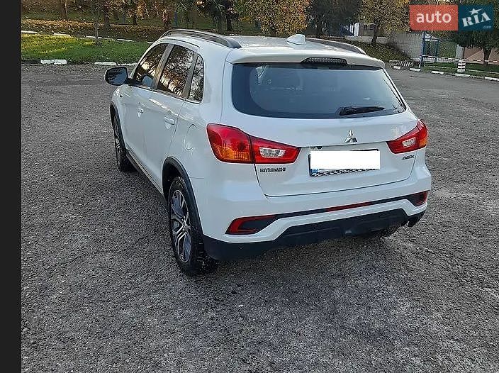 Mitsubishi Outlander Sport 2018 VIN JA4AR4AWXJU010009 фото оголошення 5 з 17