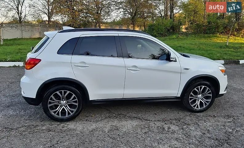 Mitsubishi Outlander Sport 2018 VIN JA4AR4AWXJU010009 фото оголошення 9 з 19