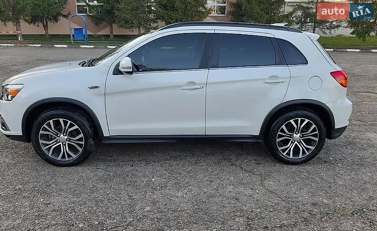Mitsubishi Outlander Sport 2018 VIN JA4AR4AWXJU010009 фото оголошення 10 з 19