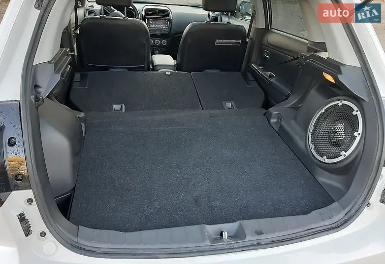 Mitsubishi Outlander Sport 2018 VIN JA4AR4AWXJU010009 фото оголошення 13 з 19
