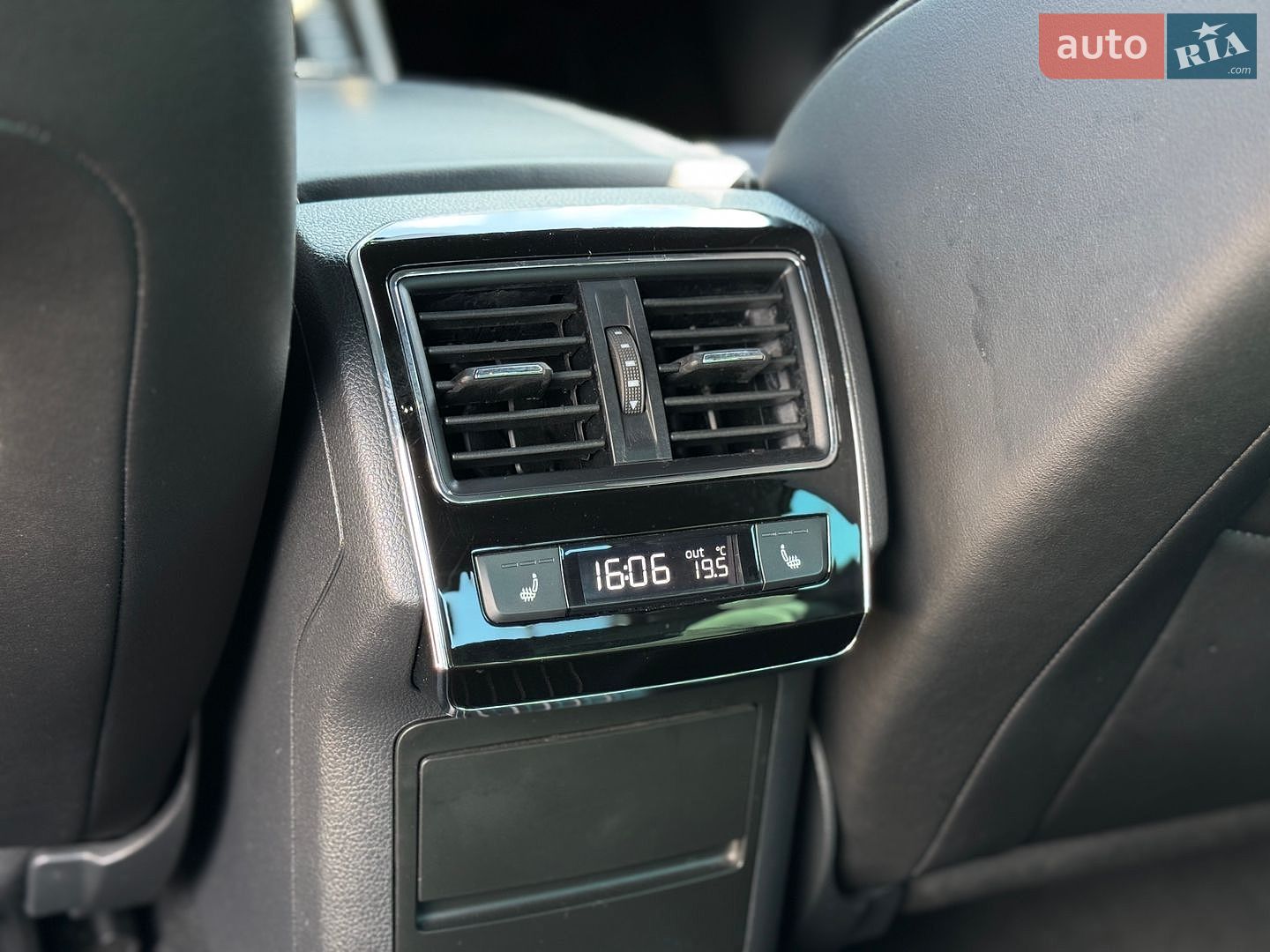Skoda Superb 2018 VIN TMBCJ7NP8K7020161 фото оголошення 27 з 41